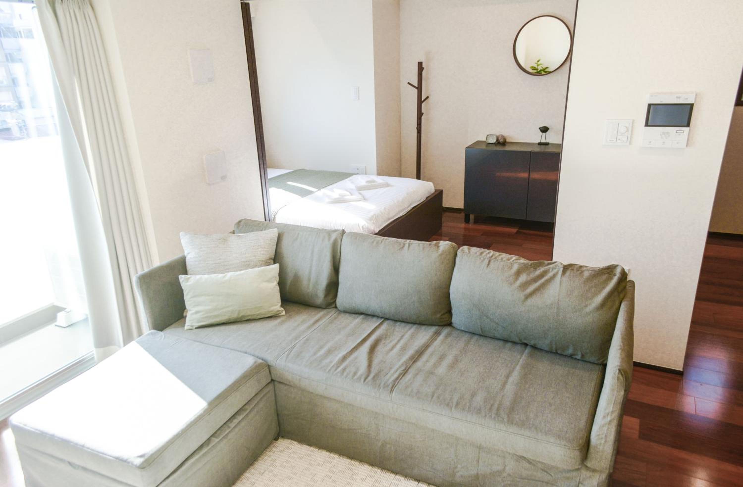 One-Bedroom Apartment photo 1