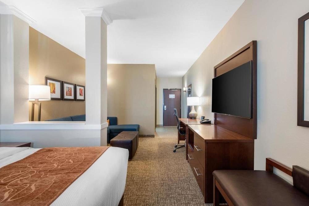 Family Suite - Non-Smoking photo 3