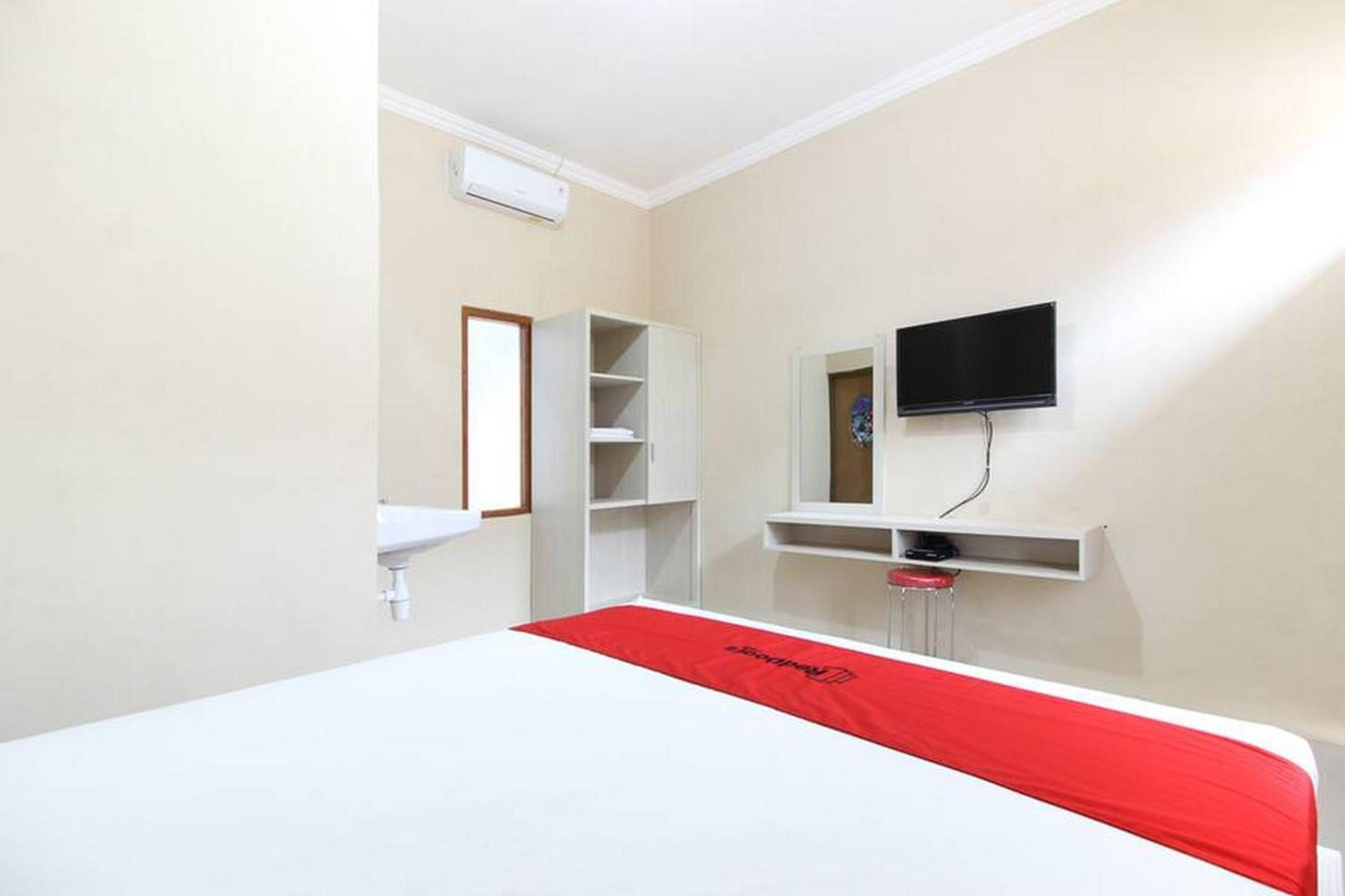 Double Room - Photo 8