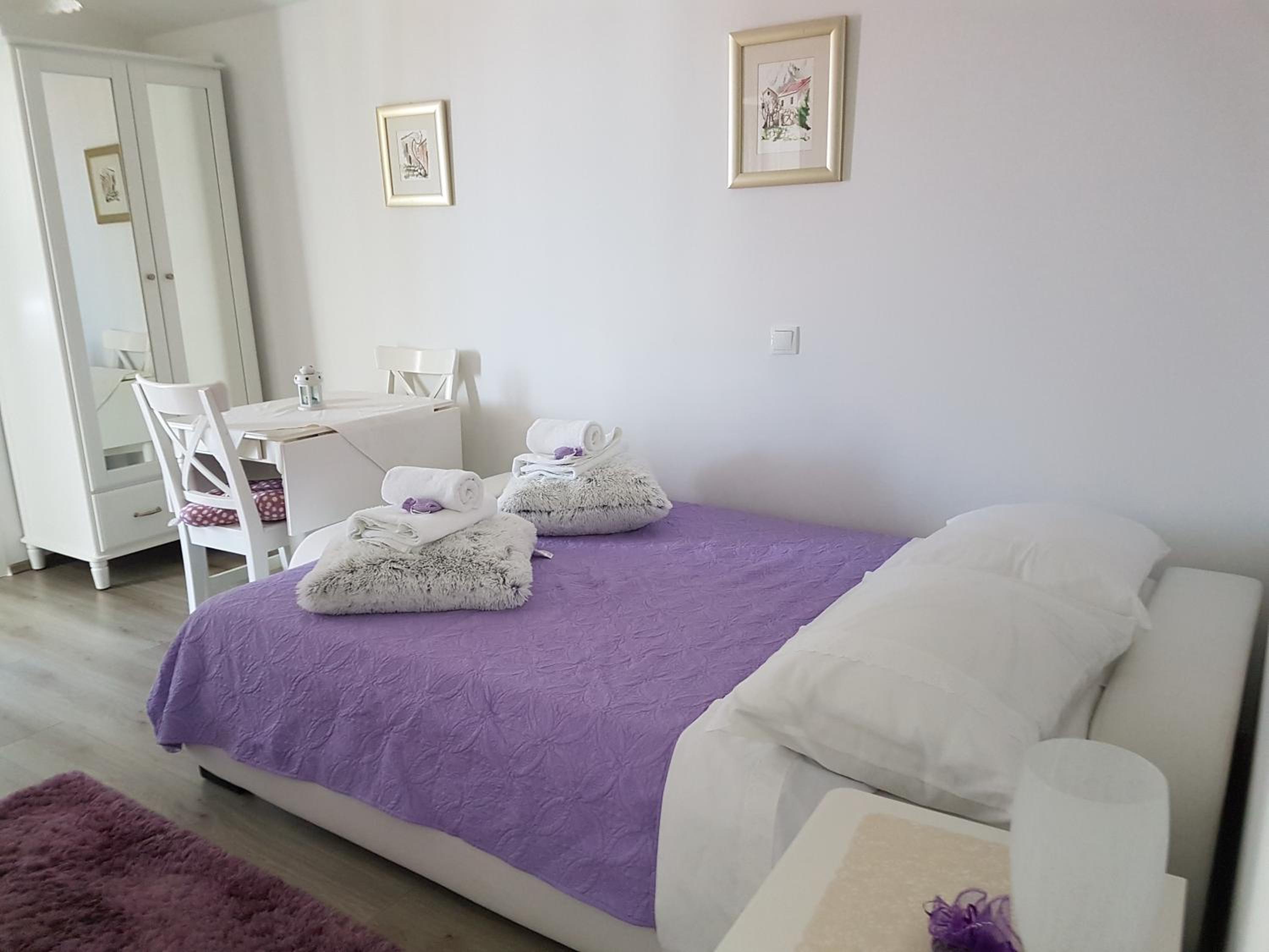 Studio with Twin beds and balcony