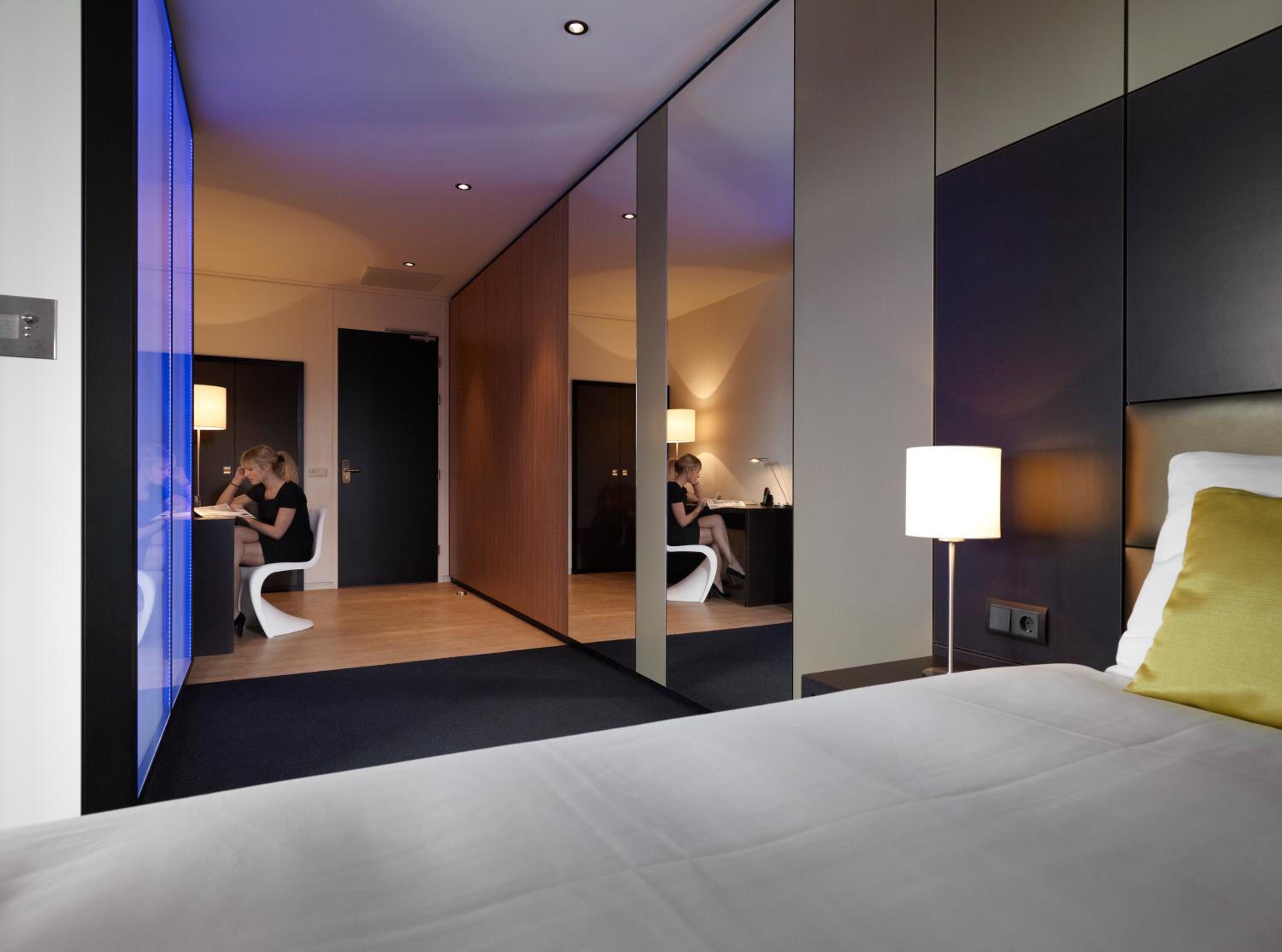 Suite - Photo 3