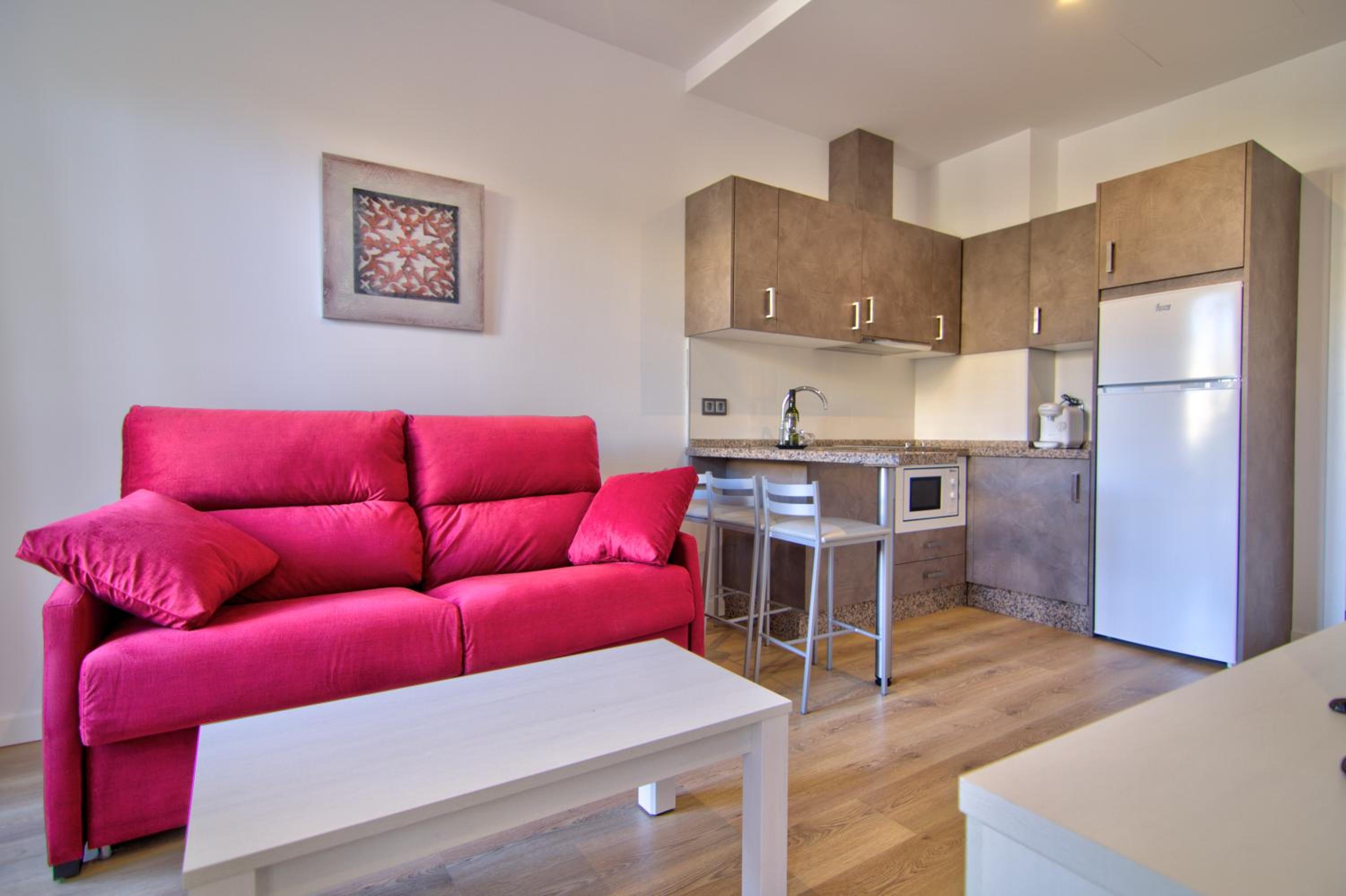 One-Bedroom Apartment photo 2