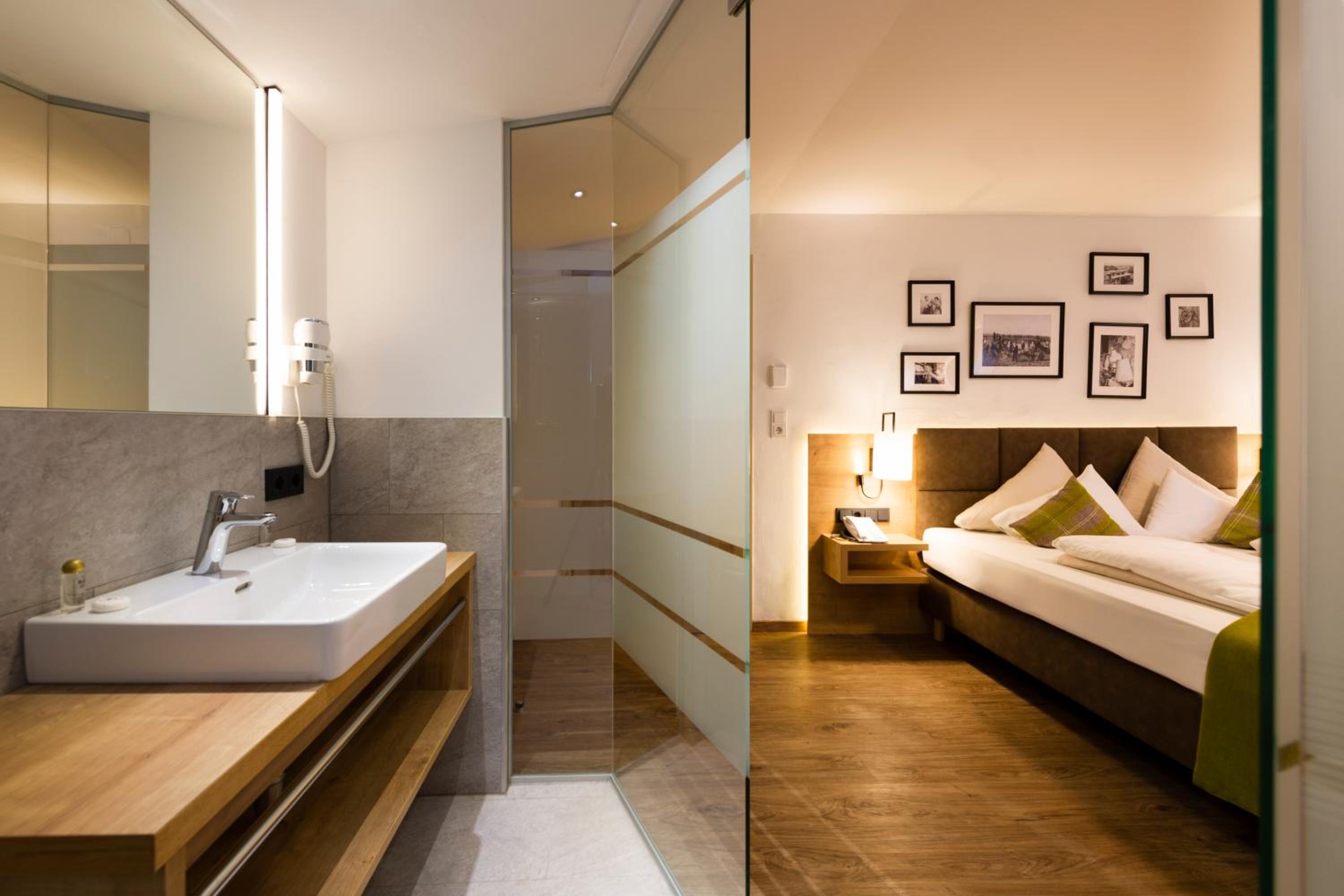 Economy Double Room photo 1