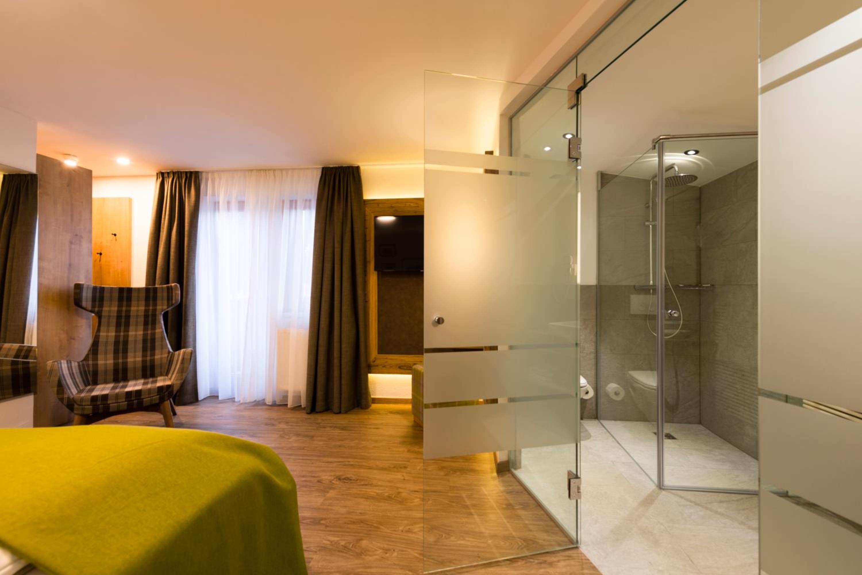 Double Room Alpine with Balcony and Mountain View photo 2