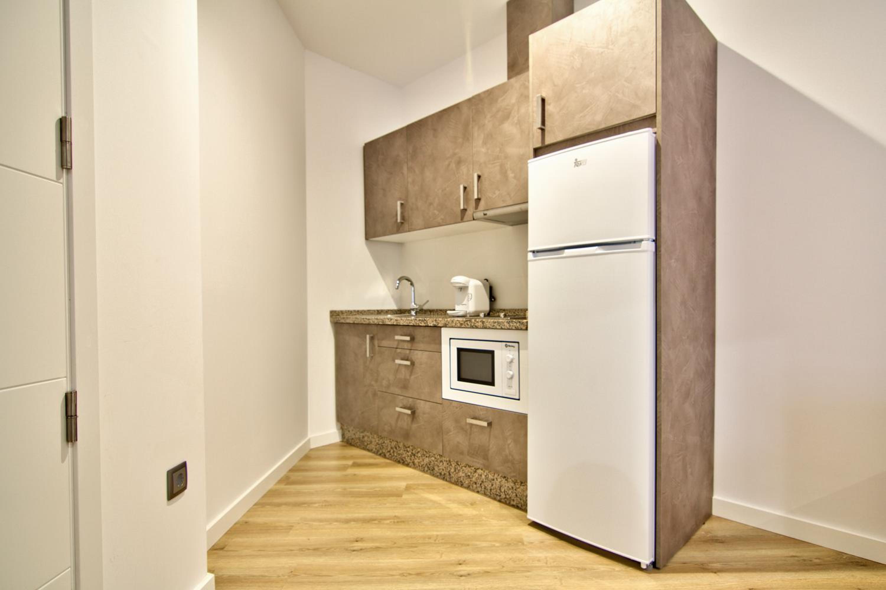 Apartment photo 2