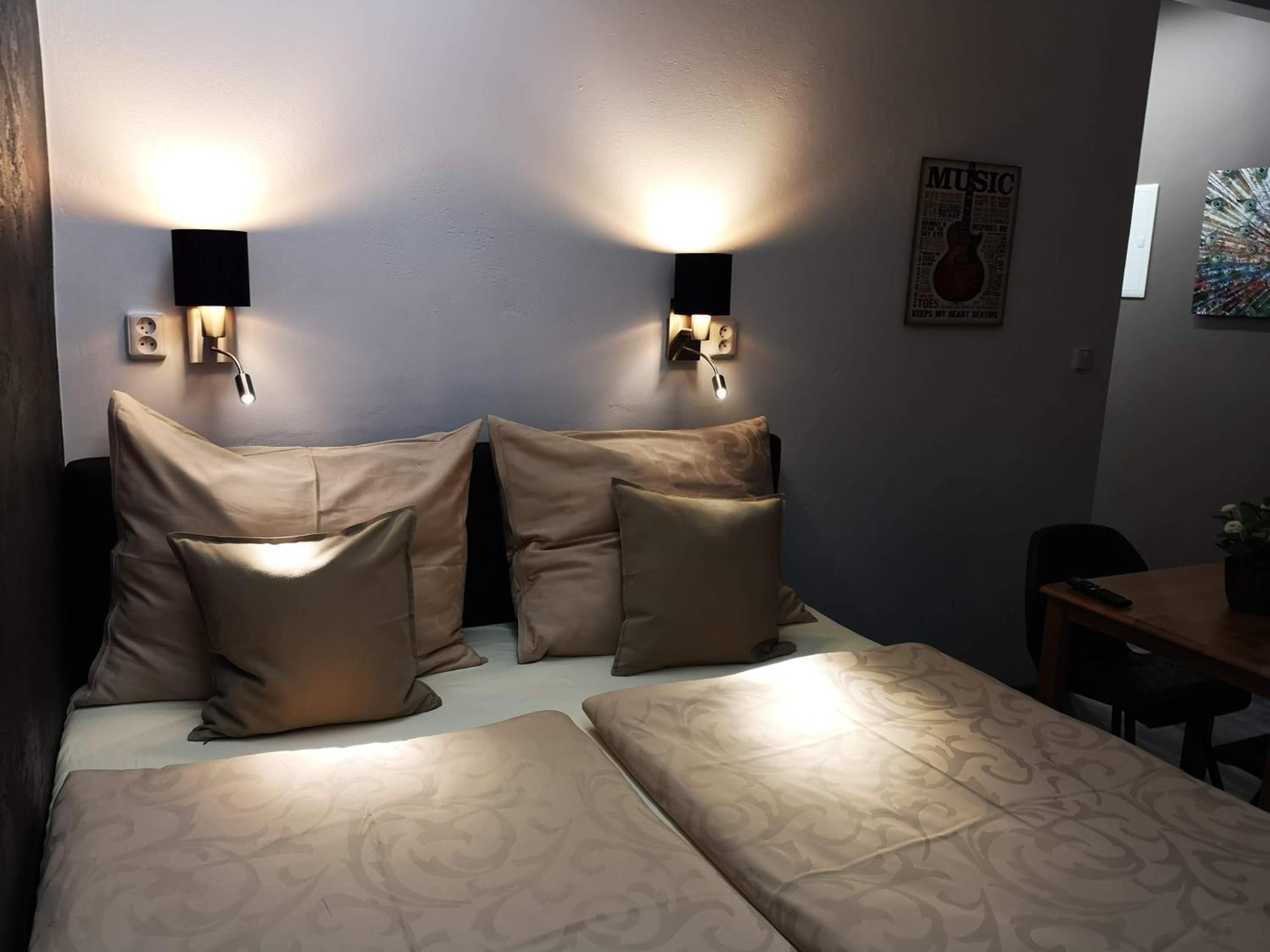 Studio Apartment - Photo 3