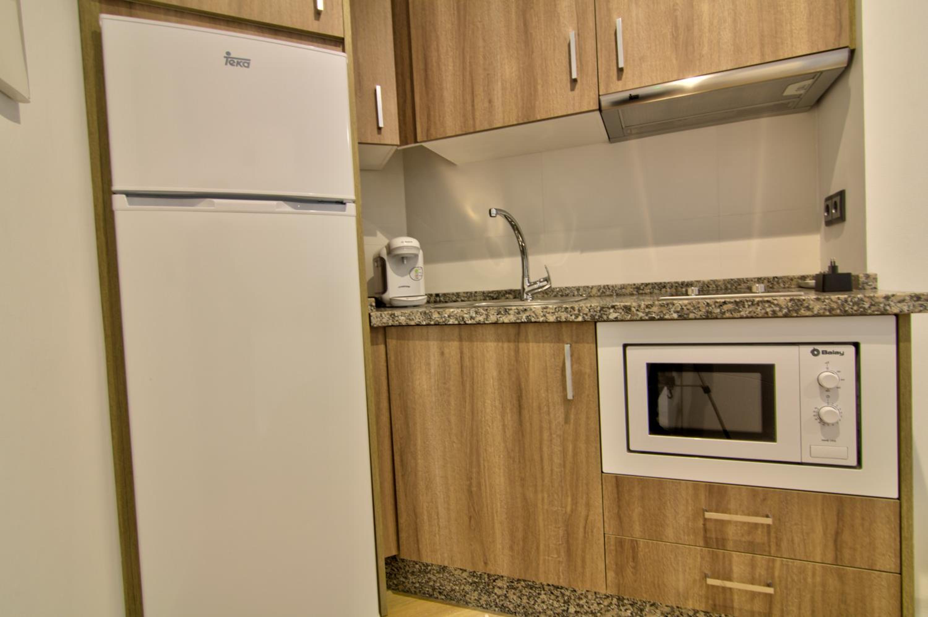 Apartment photo 2