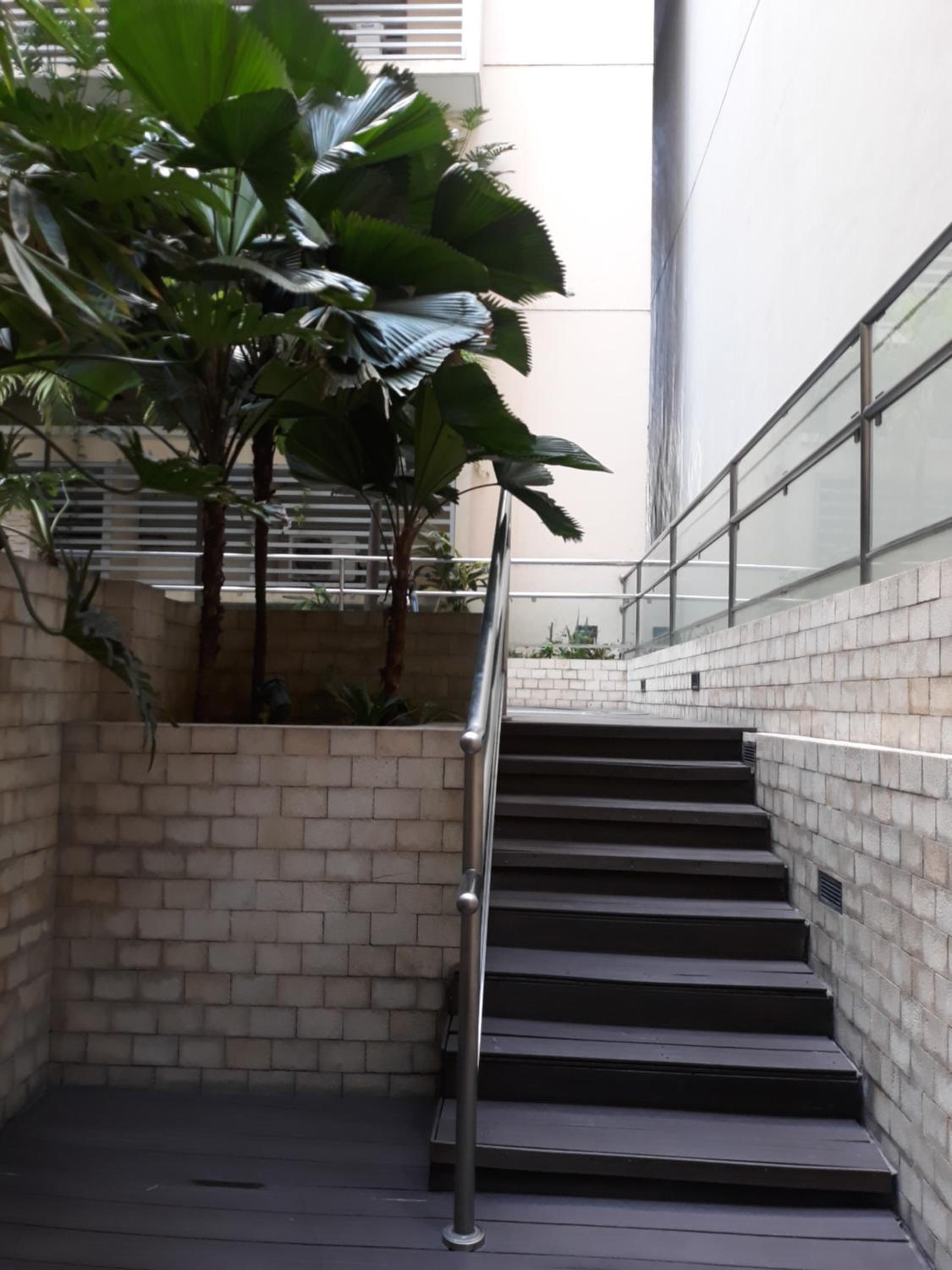 Studio Apartment - Photo 35