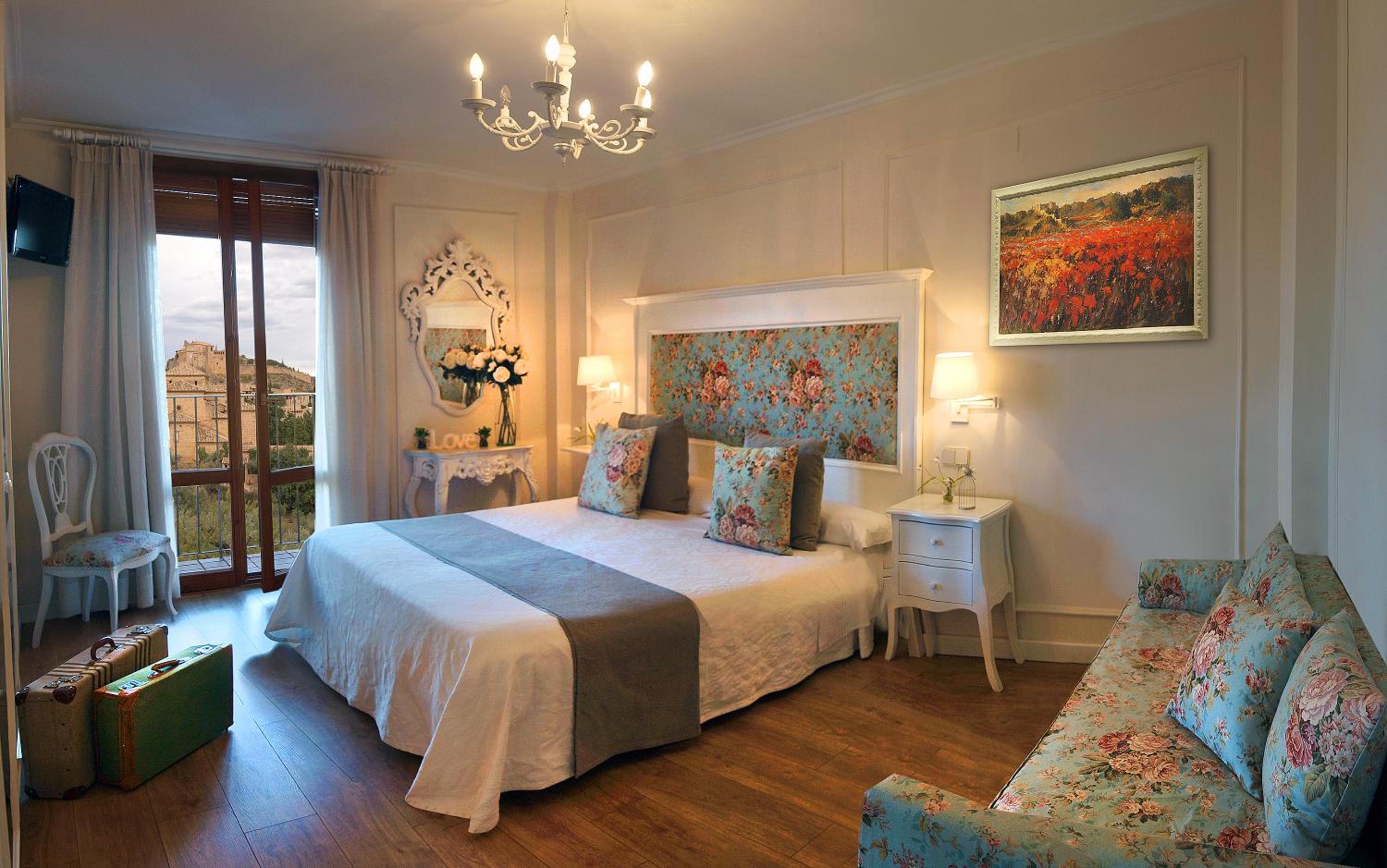 Triple Room with Caste View