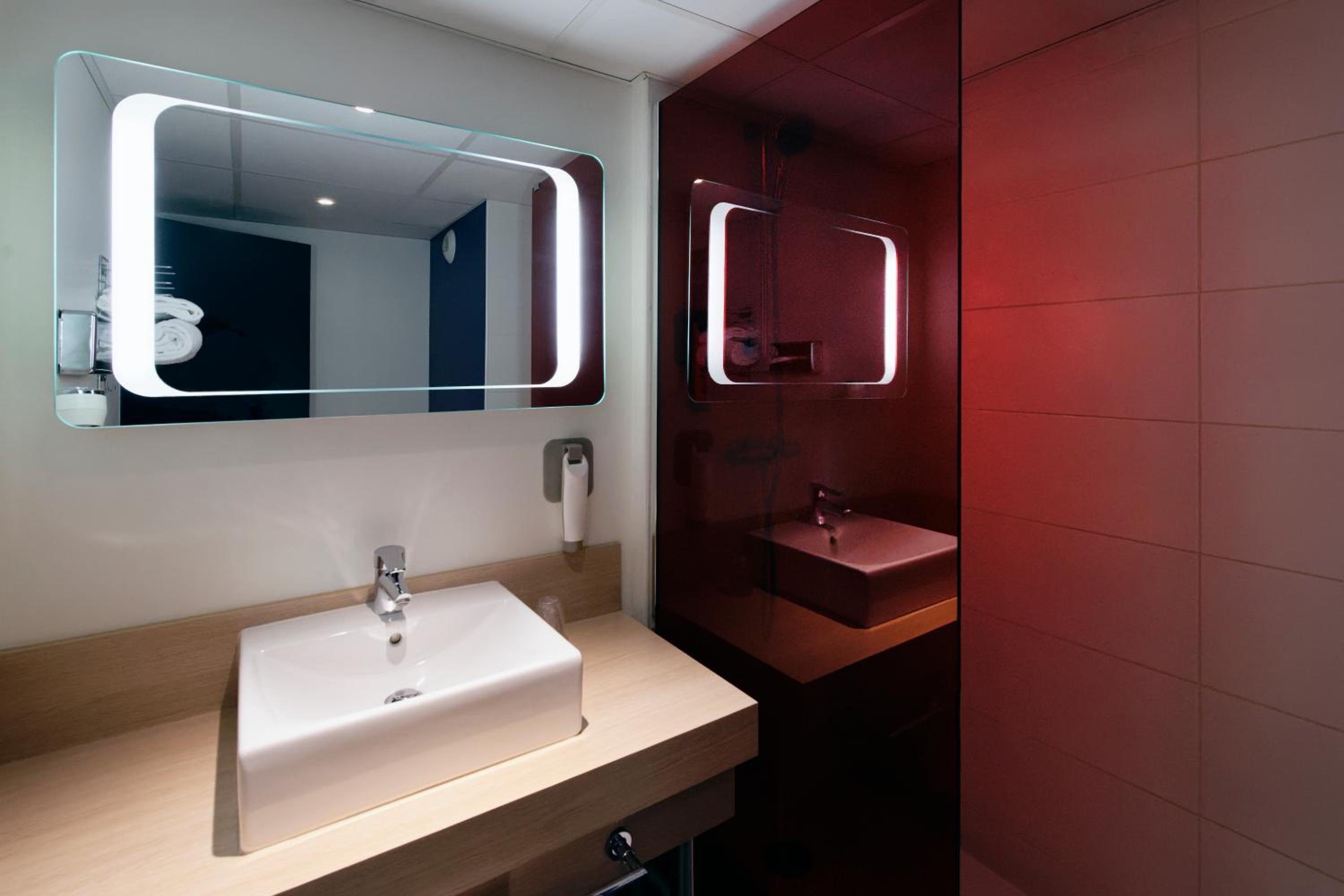 Standard Double Room - Photo 4