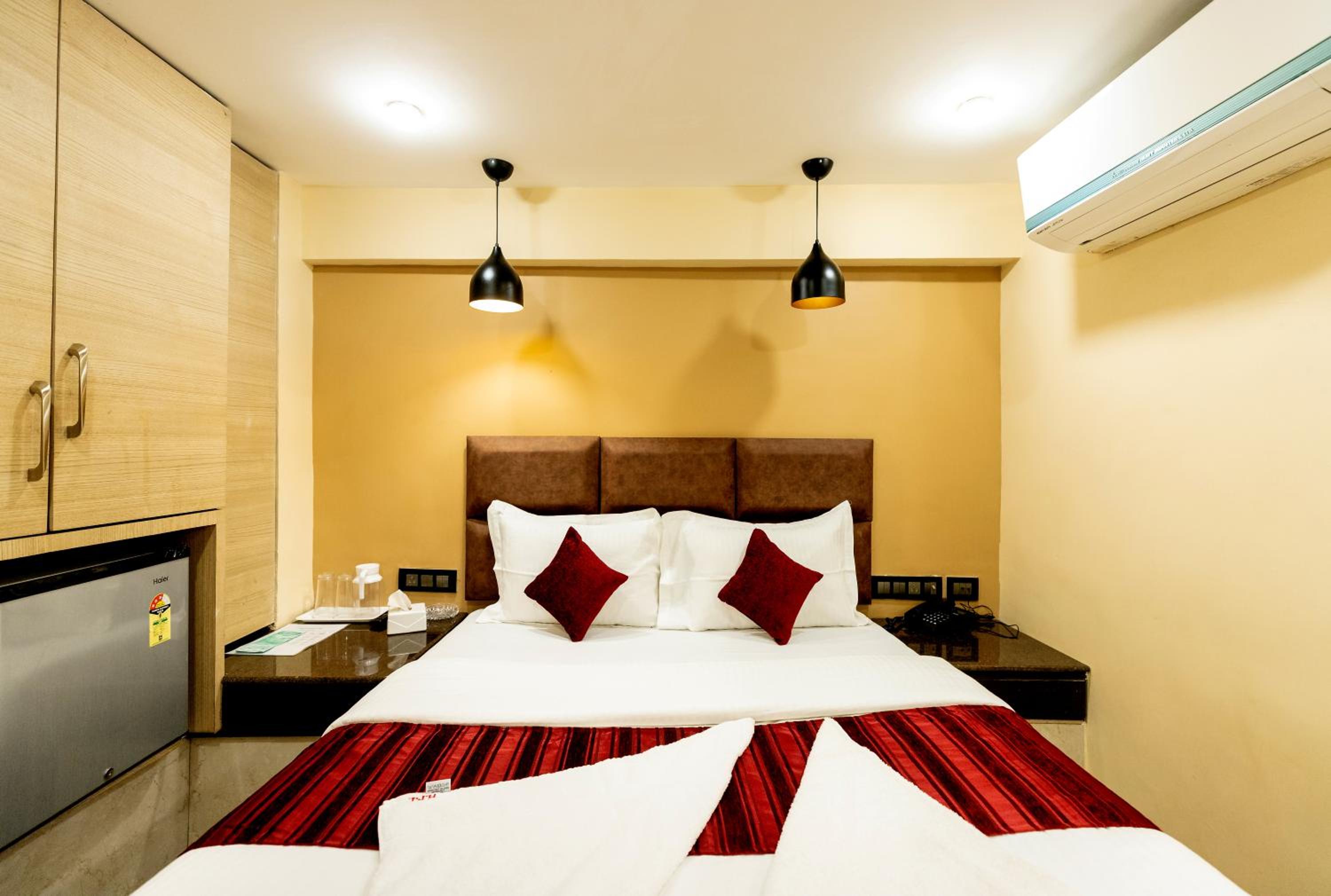 Standard Double Room - Photo 10
