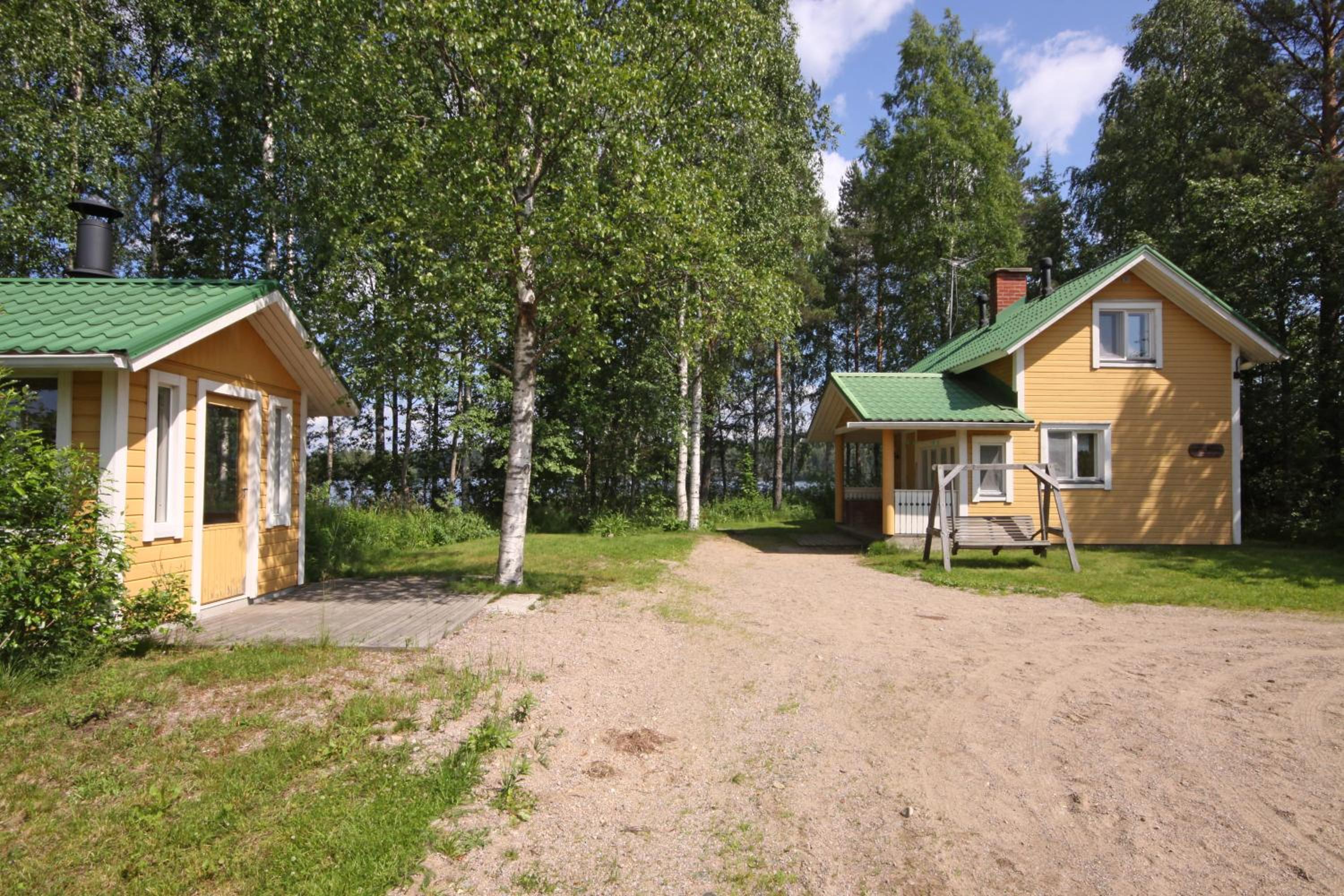 One-Bedroom Cottage with Lake View  - Photo 1