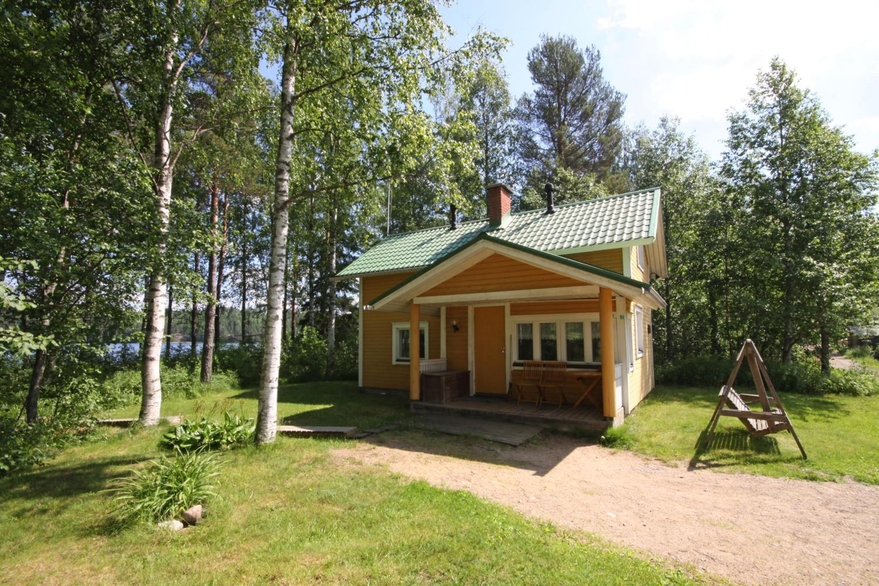 One-Bedroom Cottage with Lake View  - Photo 12