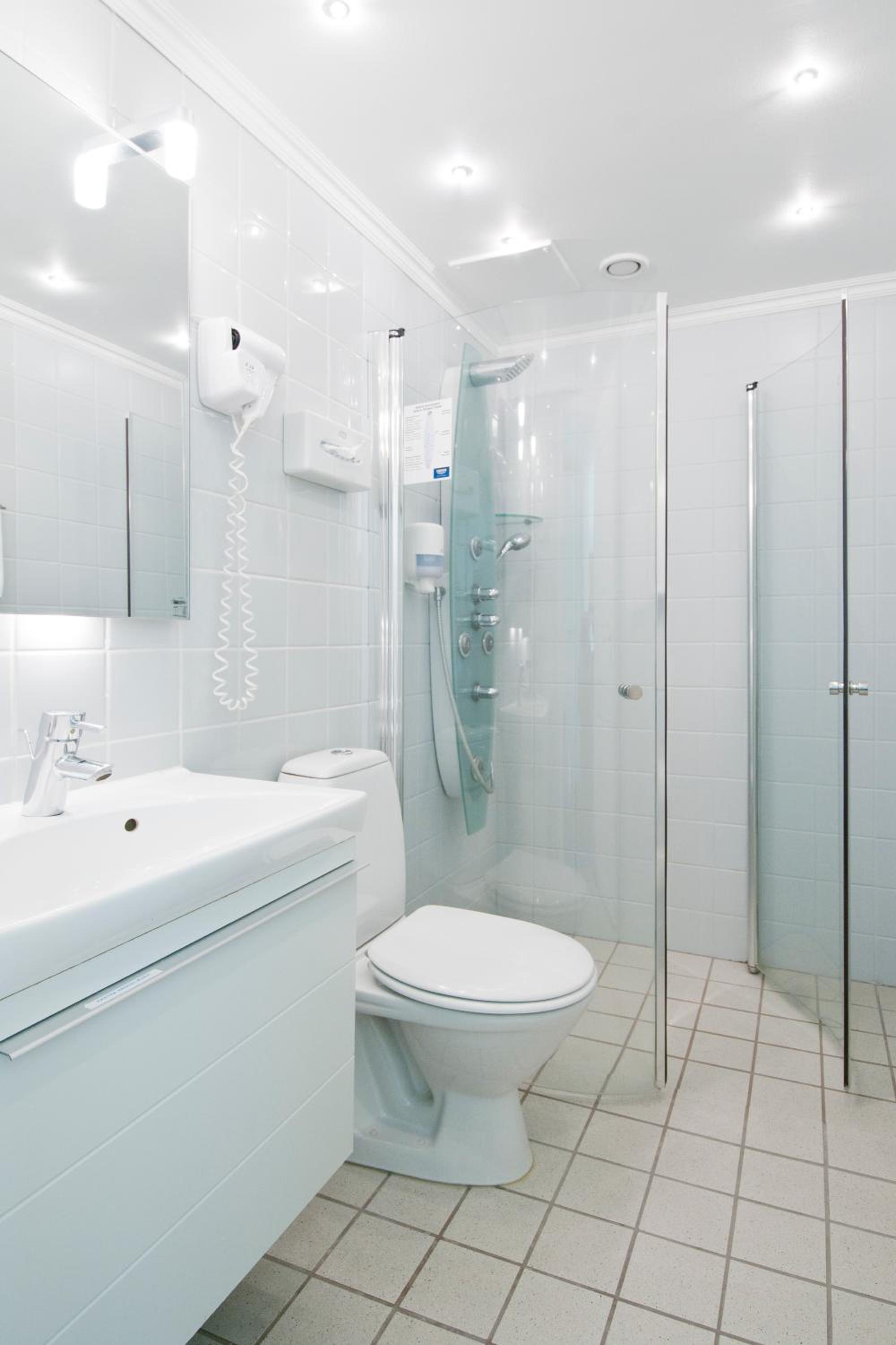 Standard Double Room - Photo 7