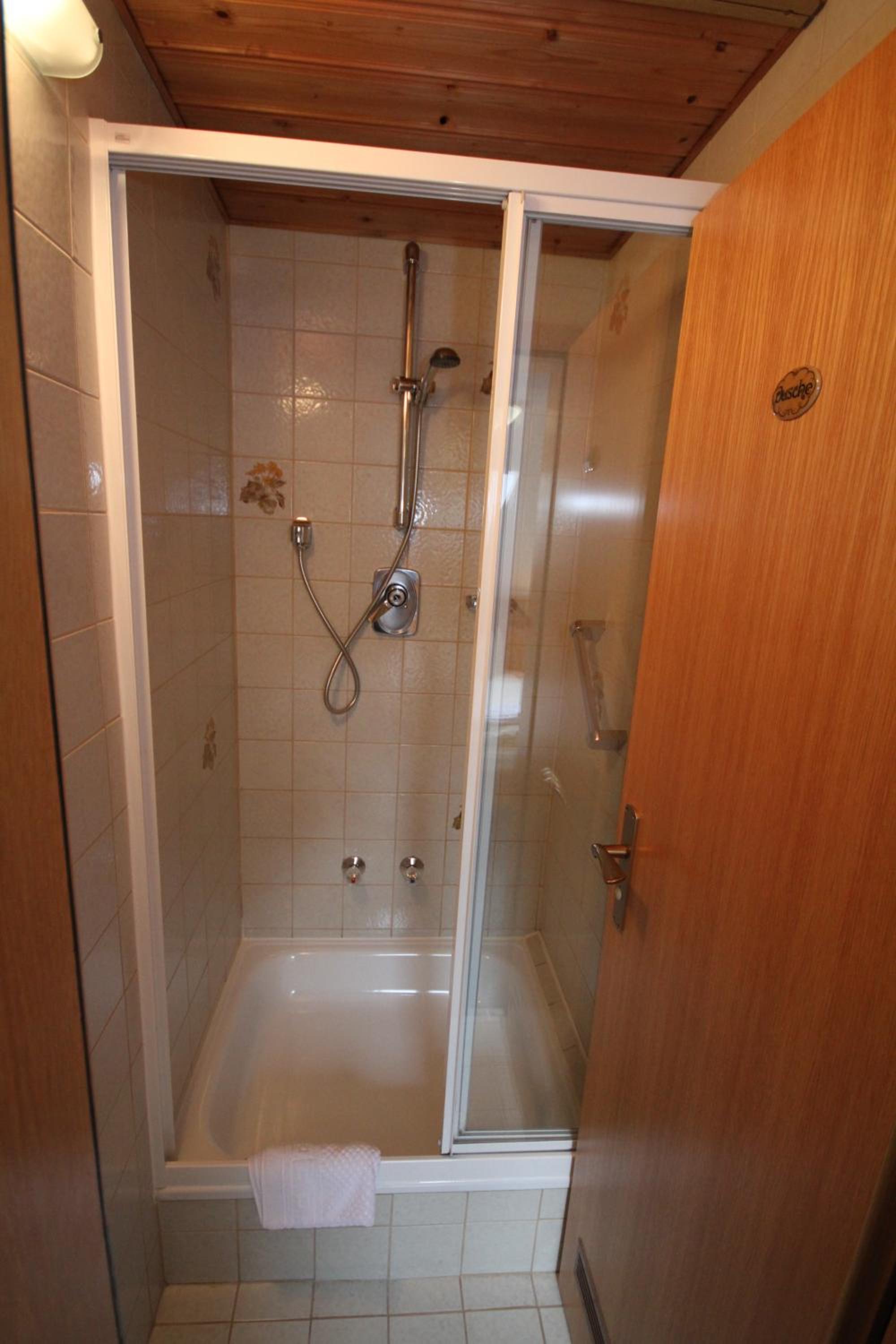 Economy Double Room photo 2
