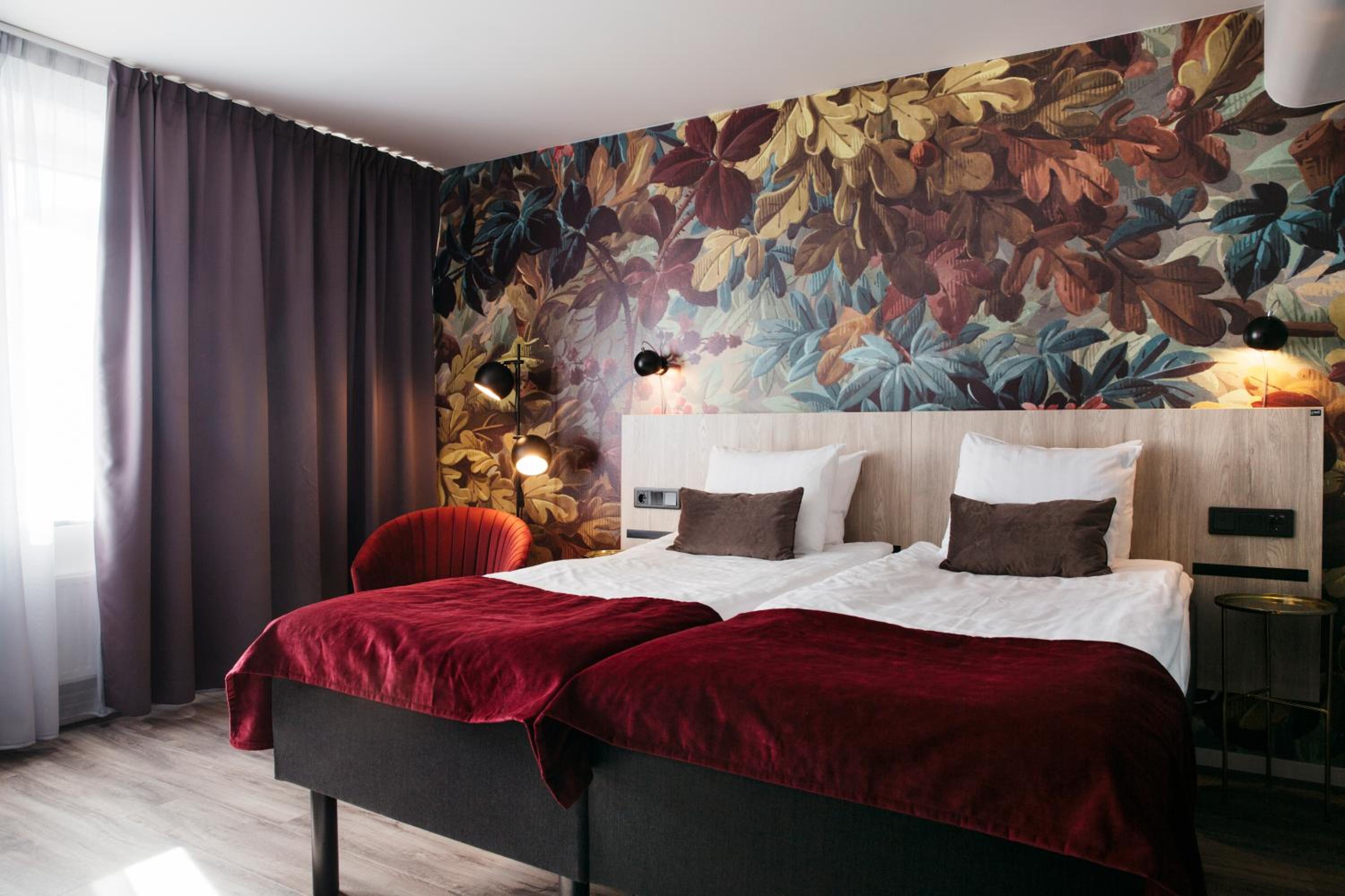 Standard Twin Room - Photo 7