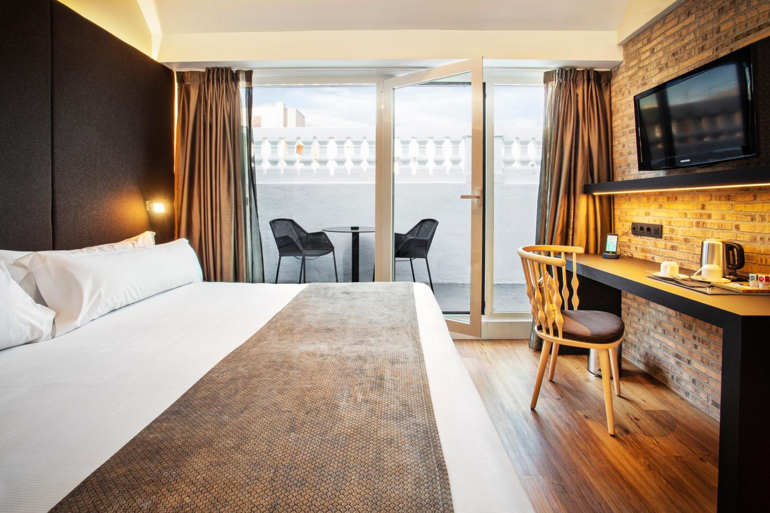 Superior Double Room with Terrace - Photo 2