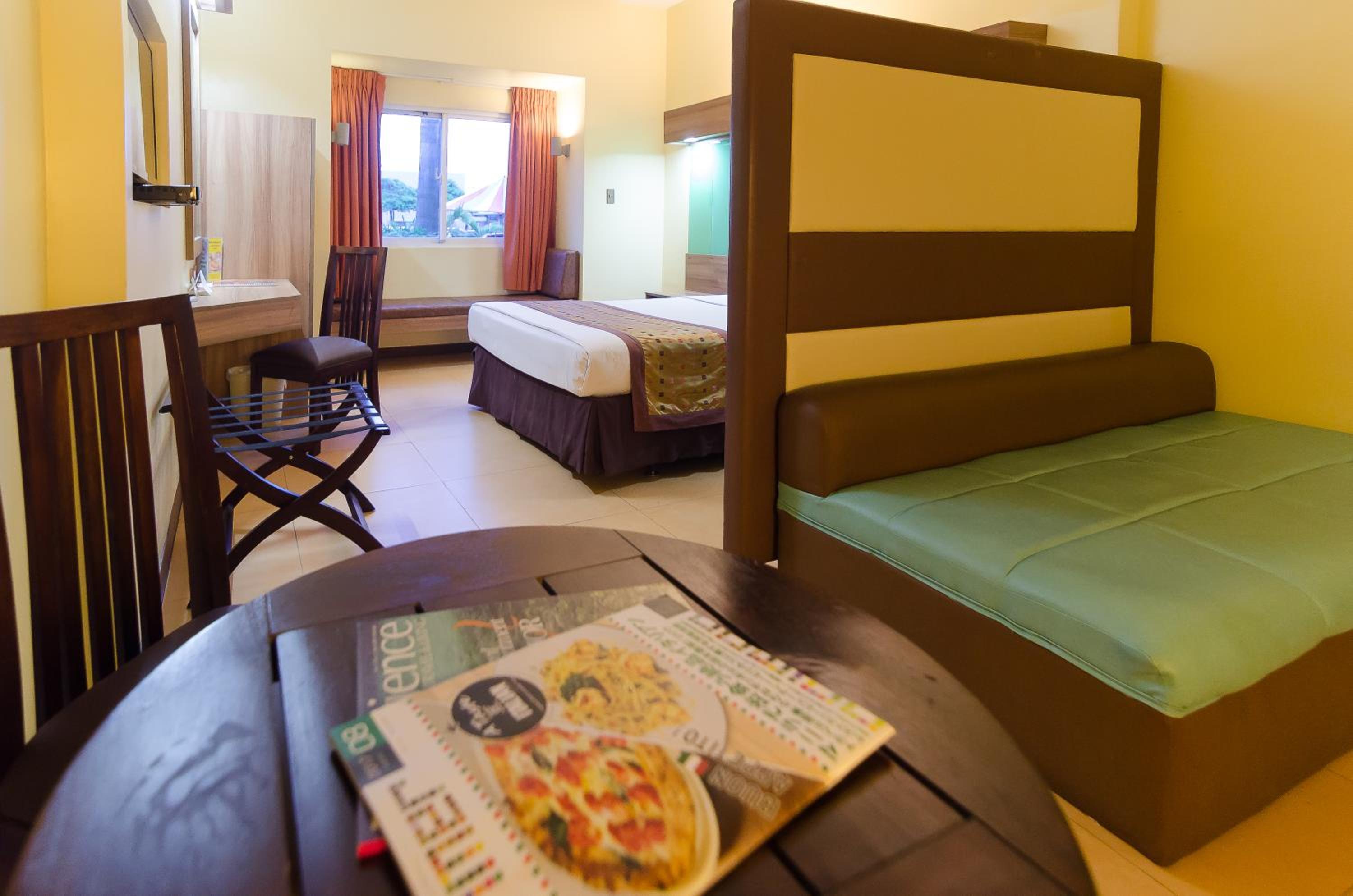 1 Queen Bed Suite photo 2