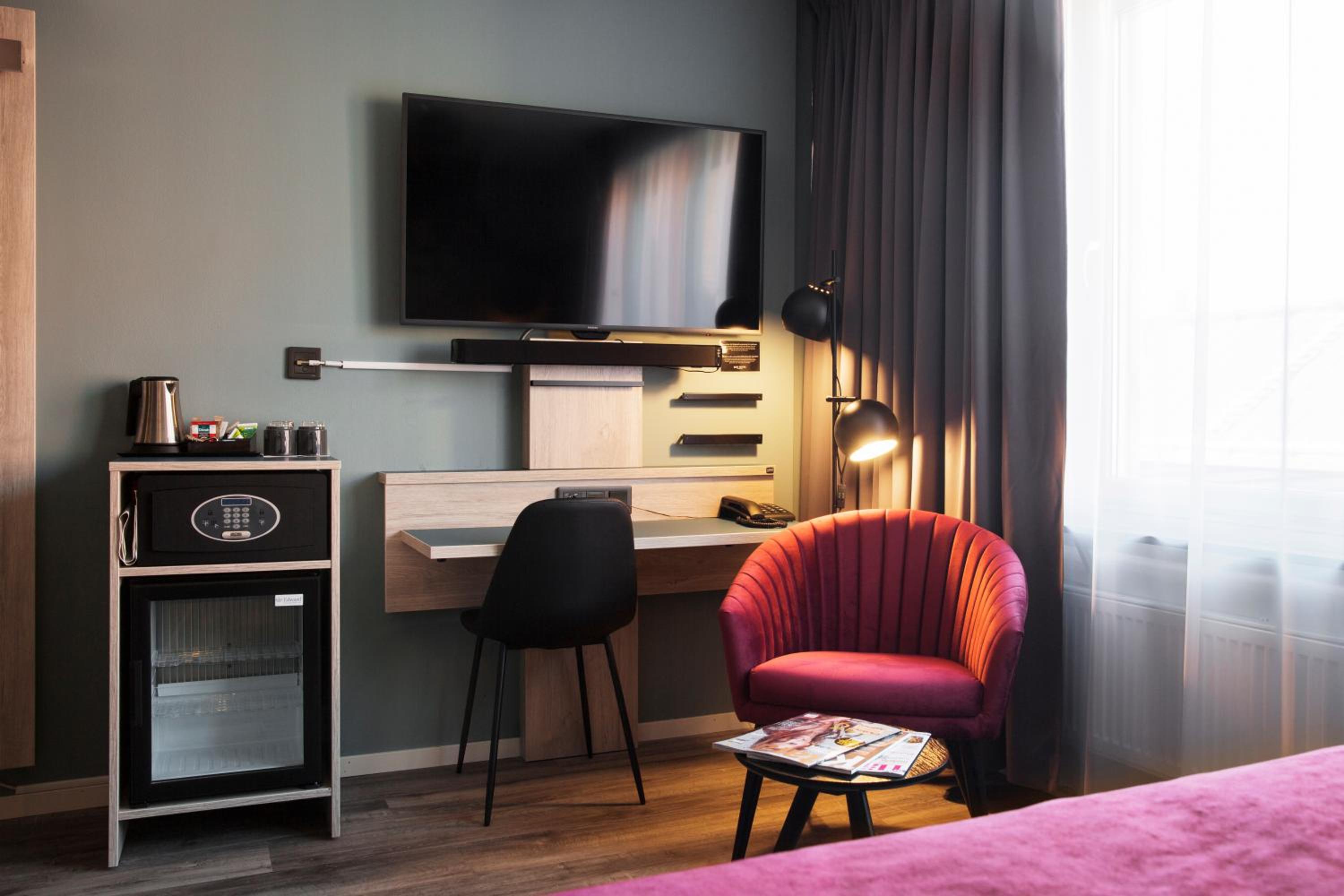Standard Twin Room - Photo 16