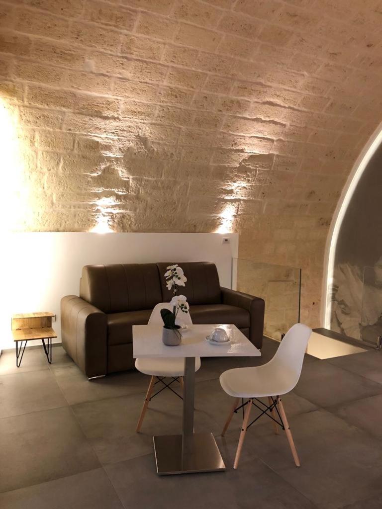King Suite with Spa Bath - Photo 4