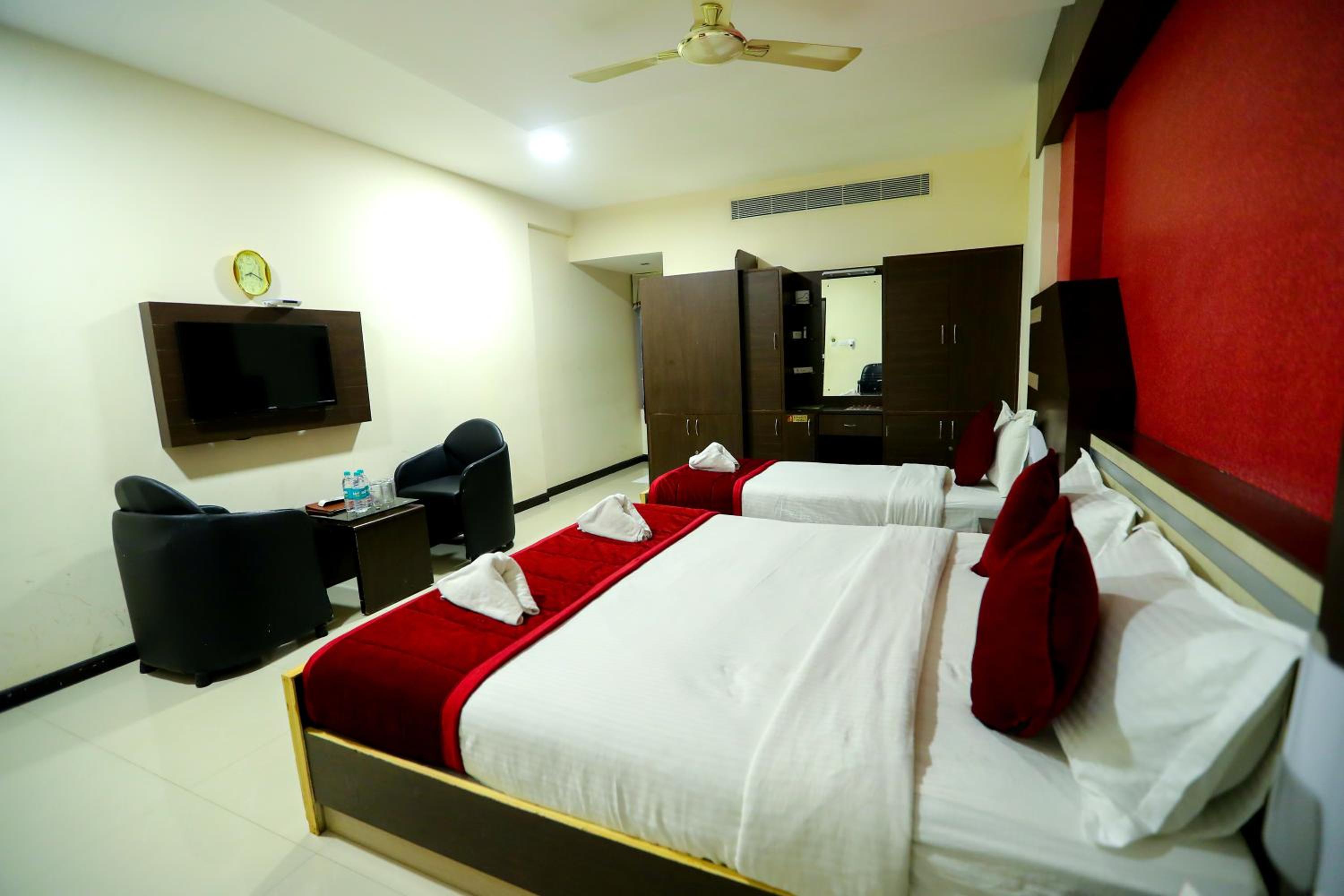 Deluxe Triple Room - Photo 1