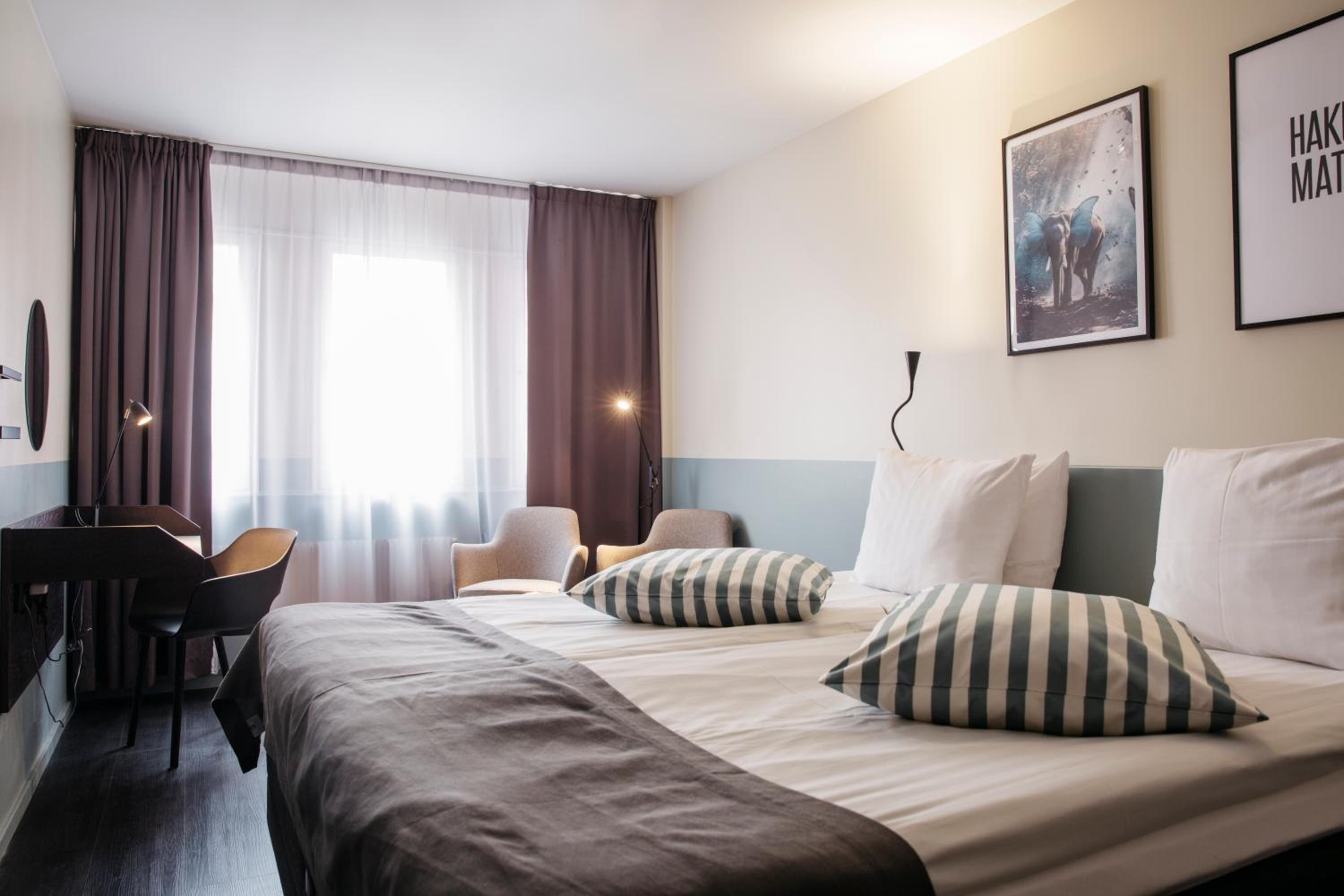 Standard Twin Room - Photo 5