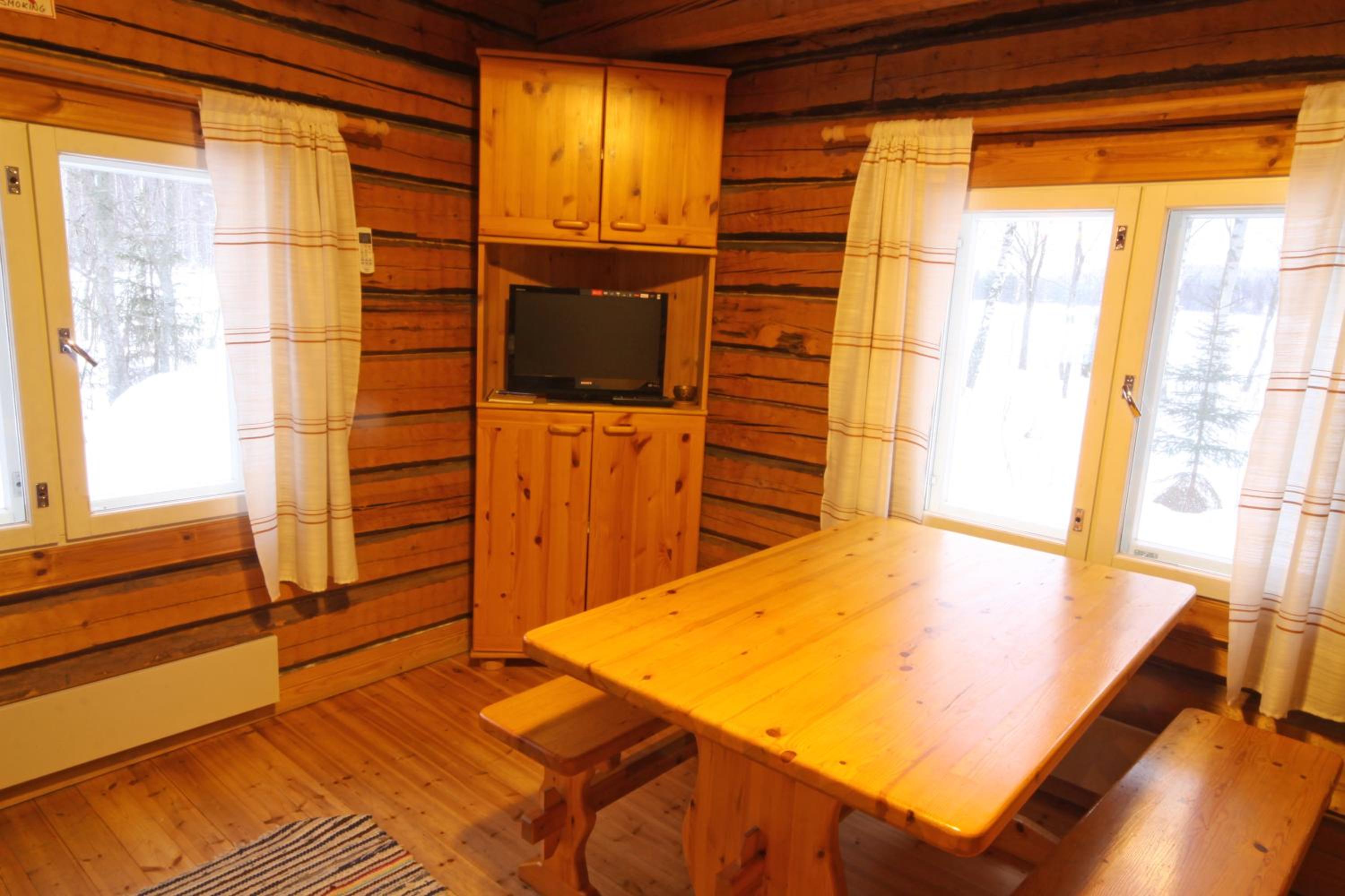 One-Bedroom Cottage with Lake View  - Photo 9