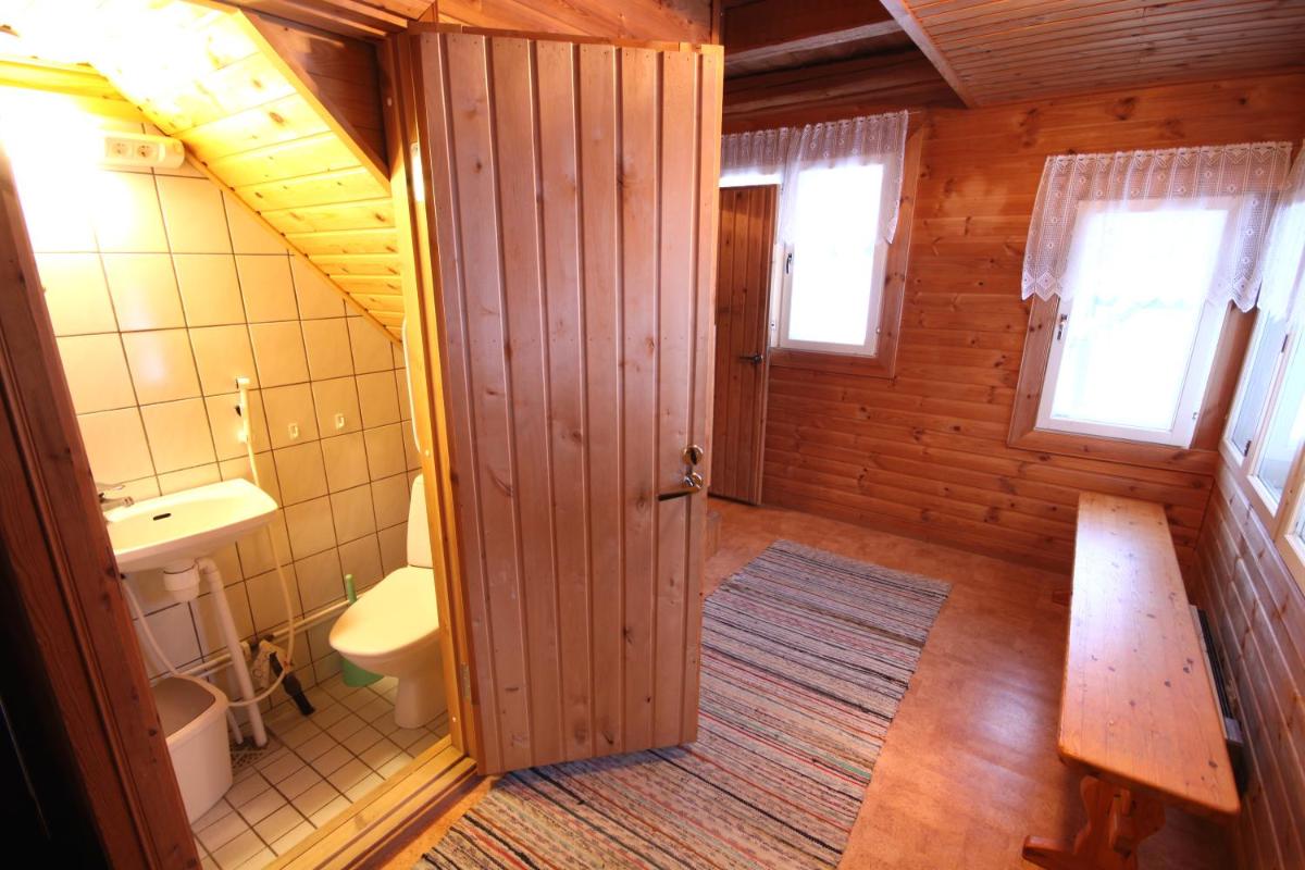 One-Bedroom Cottage with Lake View  - Photo 21