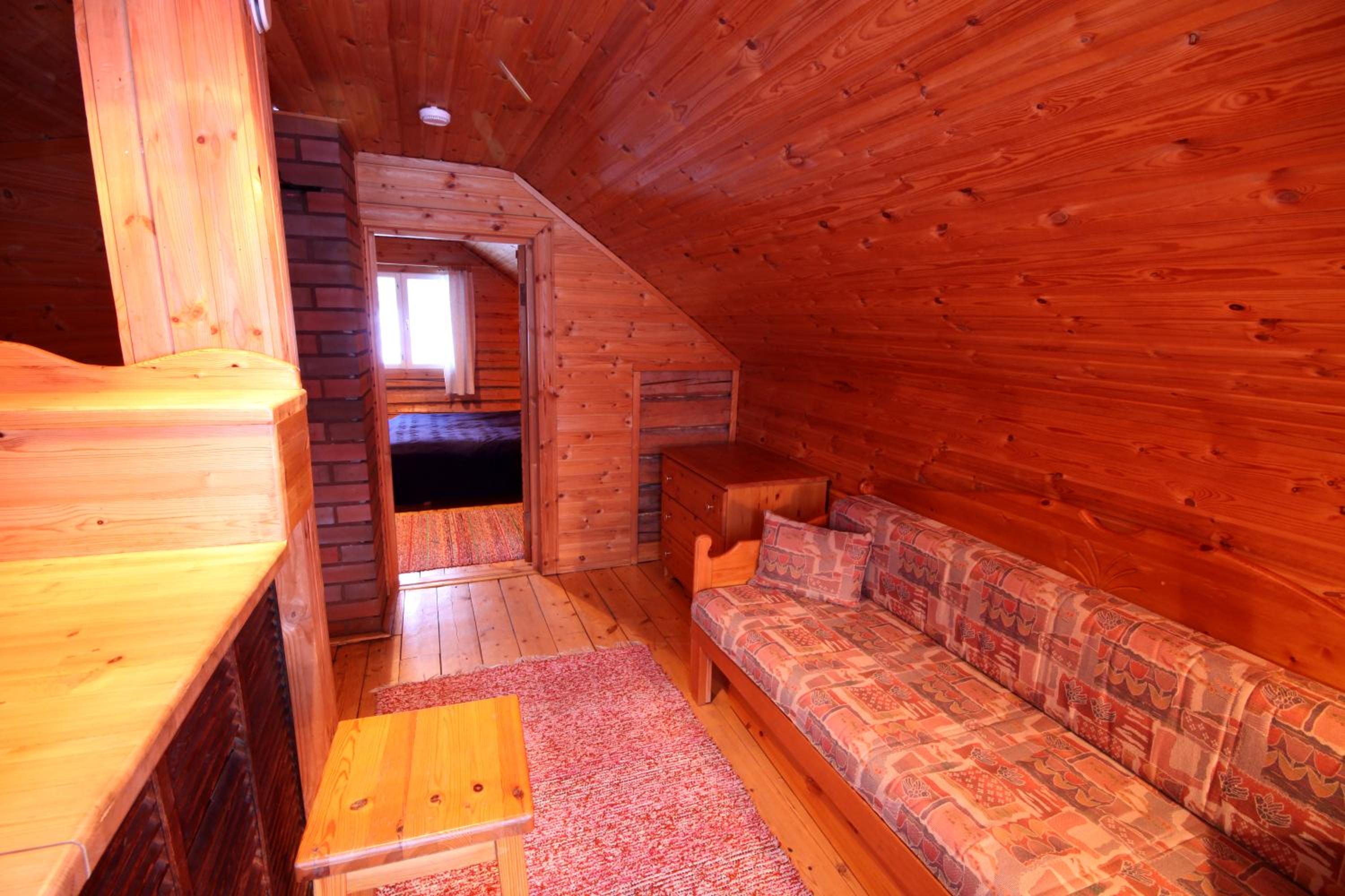 One-Bedroom Cottage with Lake View  - Photo 11
