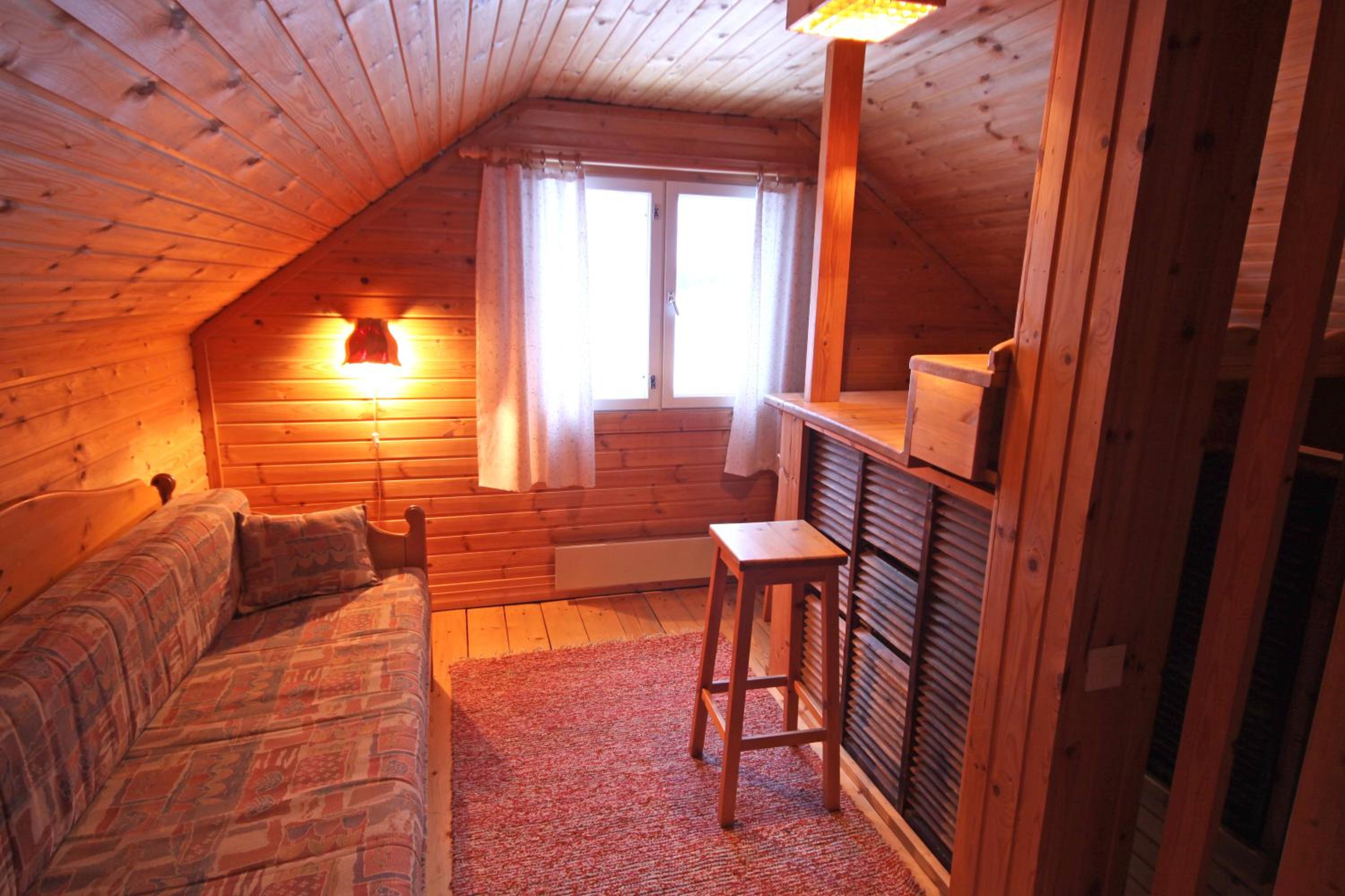 One-Bedroom Cottage with Lake View  - Photo 8