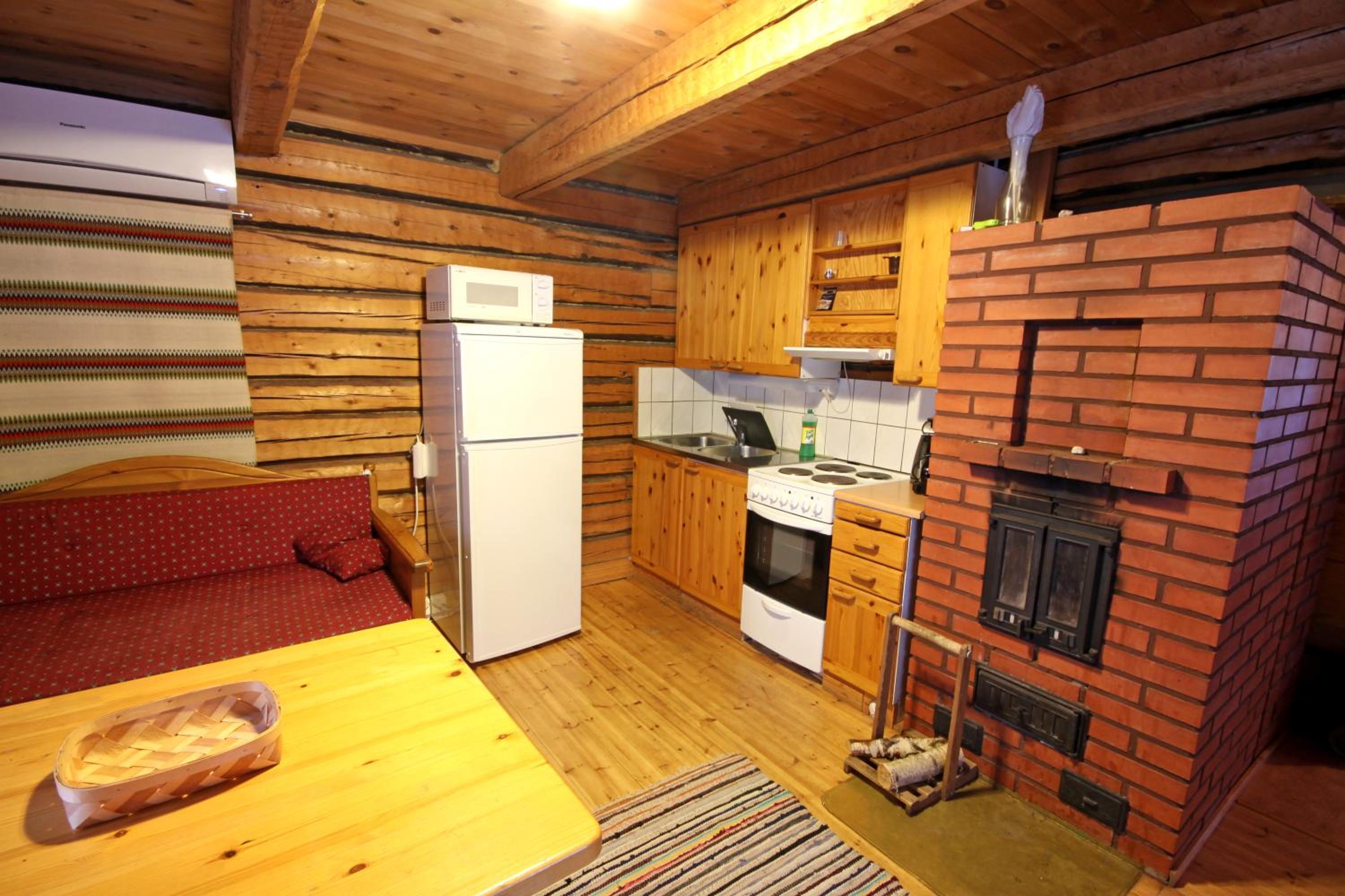 One-Bedroom Cottage with Lake View  - Photo 18