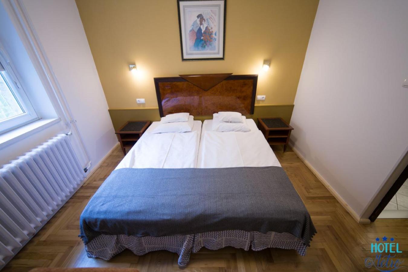 Double or Twin Room - Photo 11