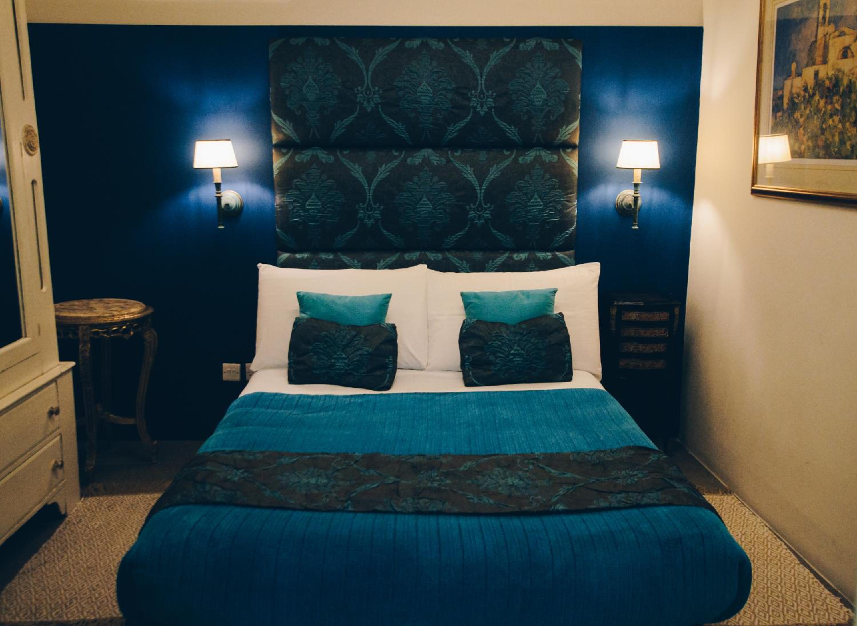 Superior One-Bedroom Apartment - Photo 11