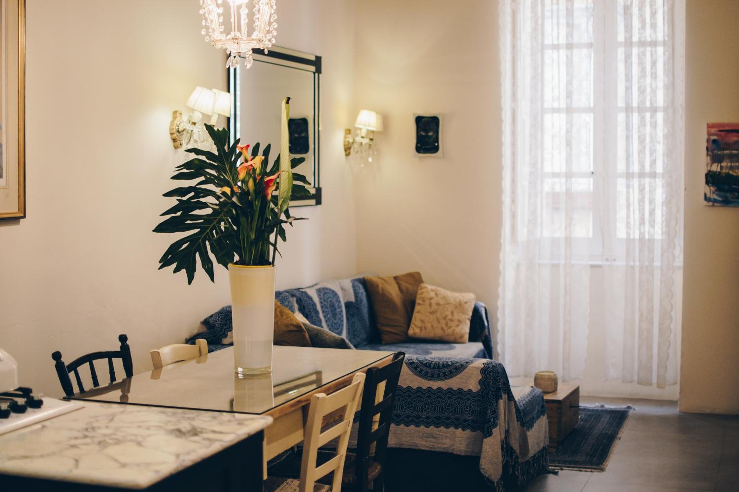 Superior One-Bedroom Apartment - Photo 8