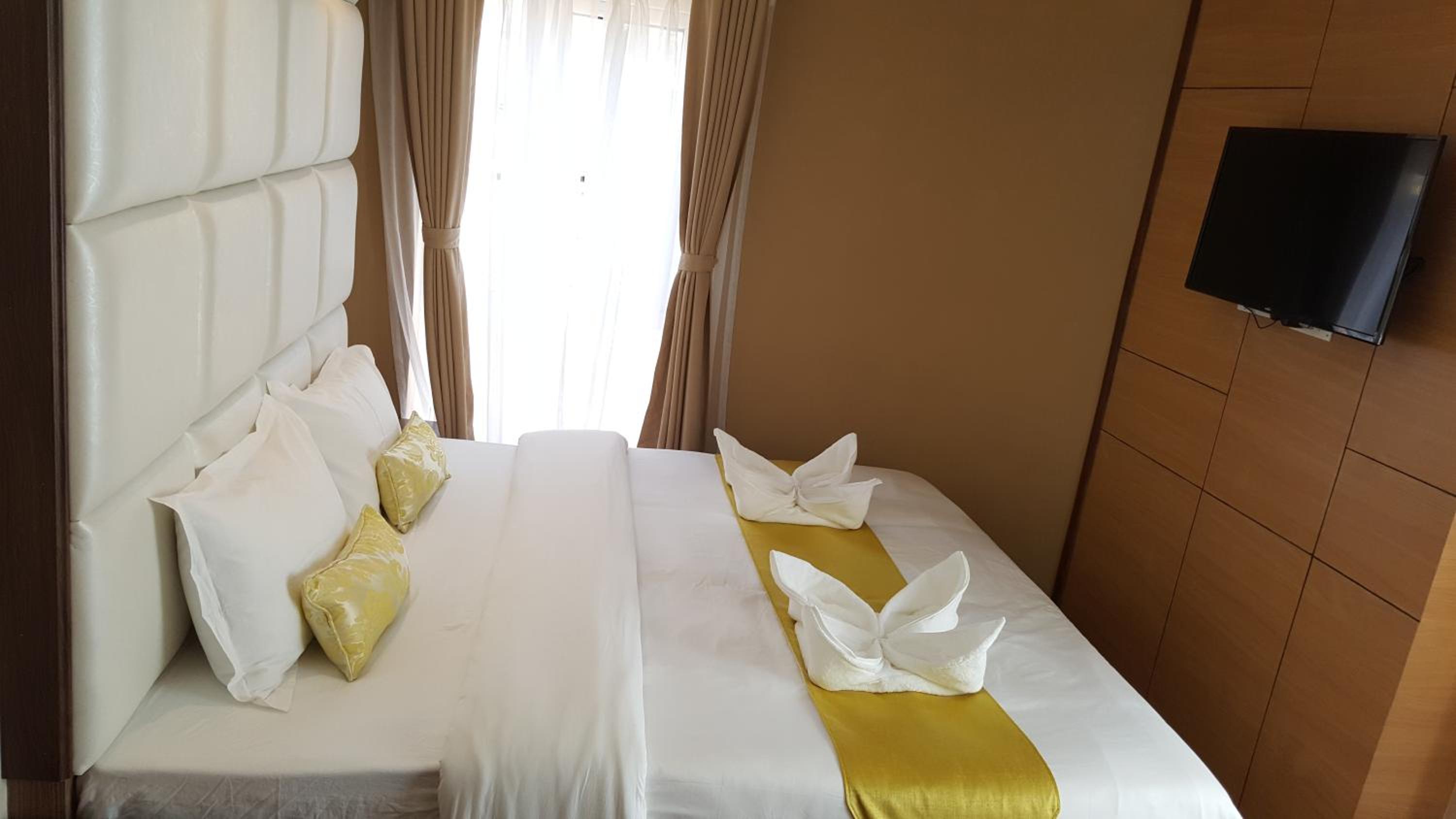 Superior King Room photo 2