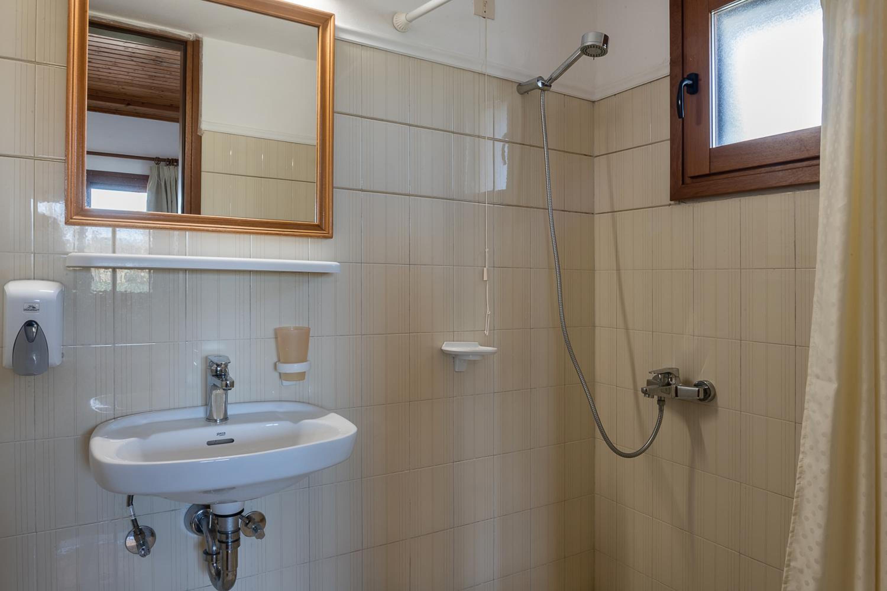 Apartment - Split Level (2 Adults) photo 1
