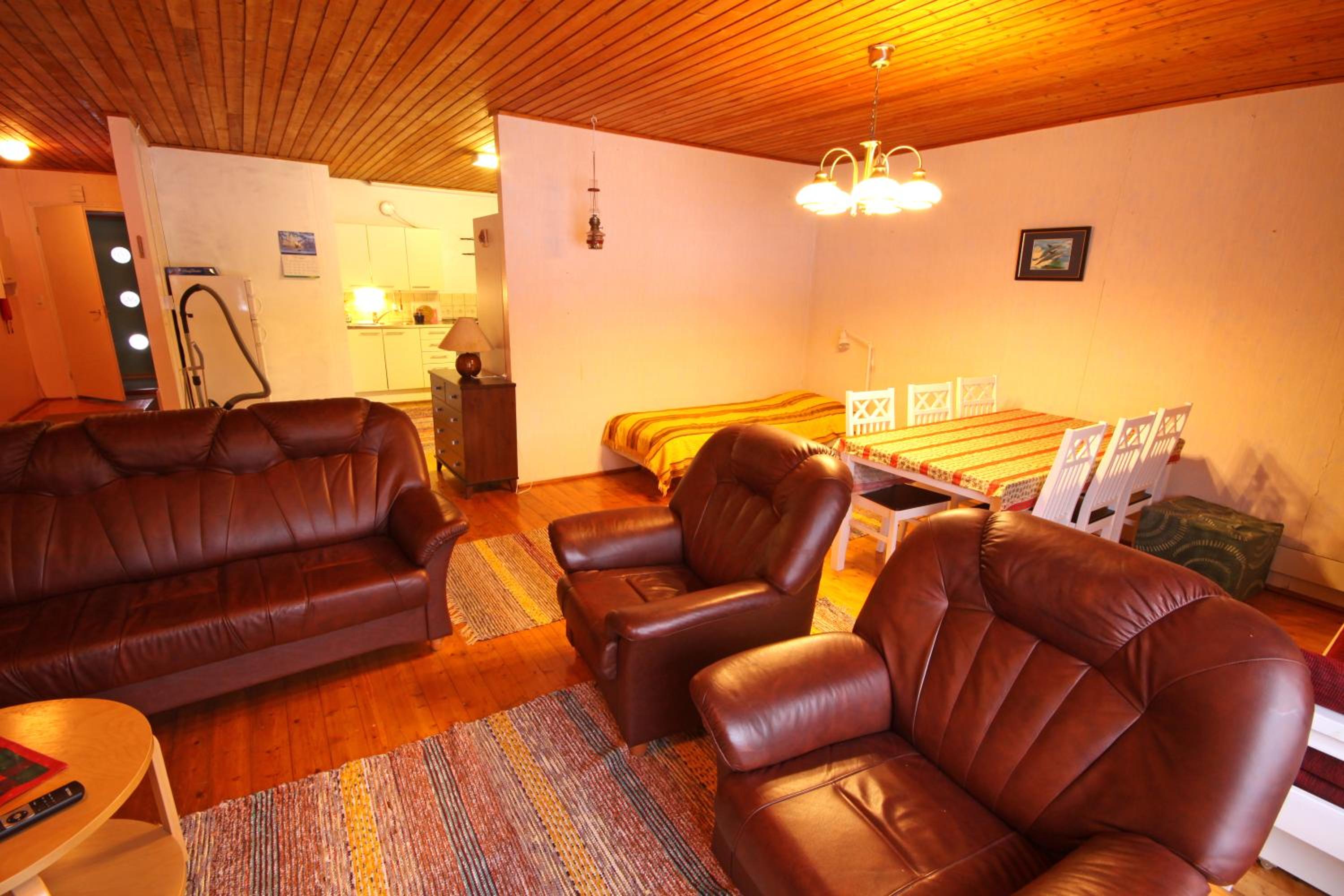 Two-Bedroom Cottage - Photo 16