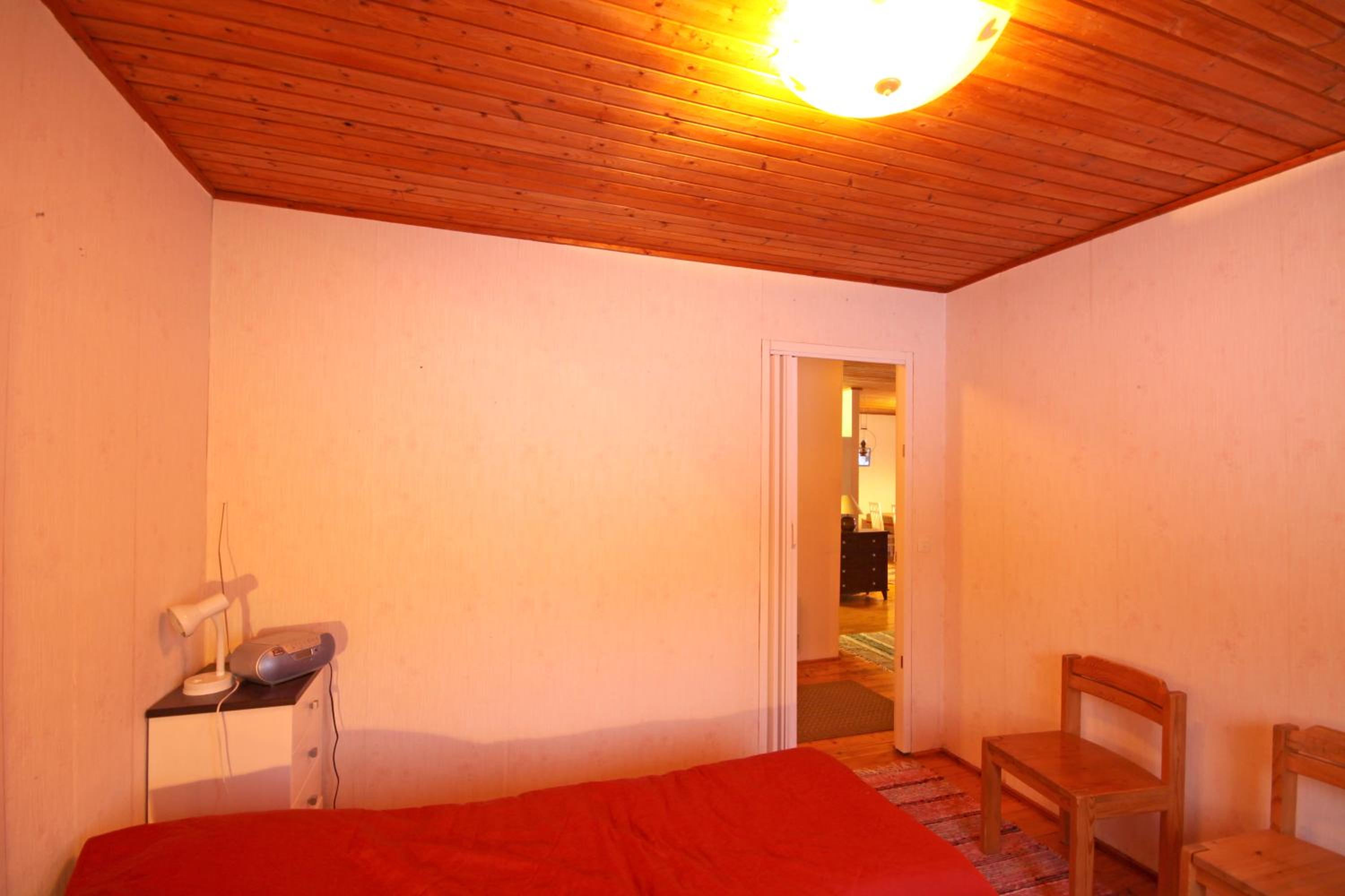Two-Bedroom Cottage - Photo 22