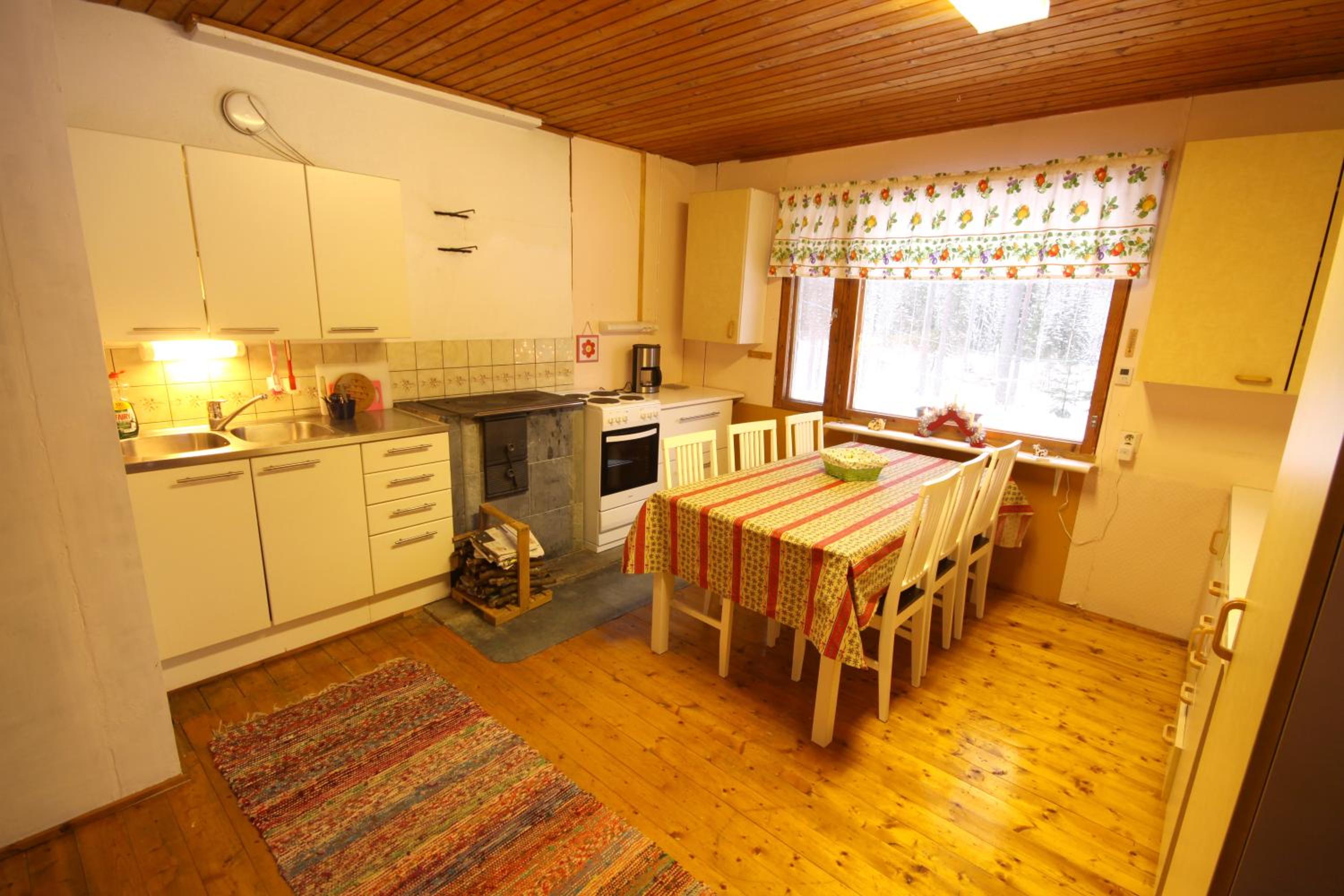 Two-Bedroom Cottage - Photo 9