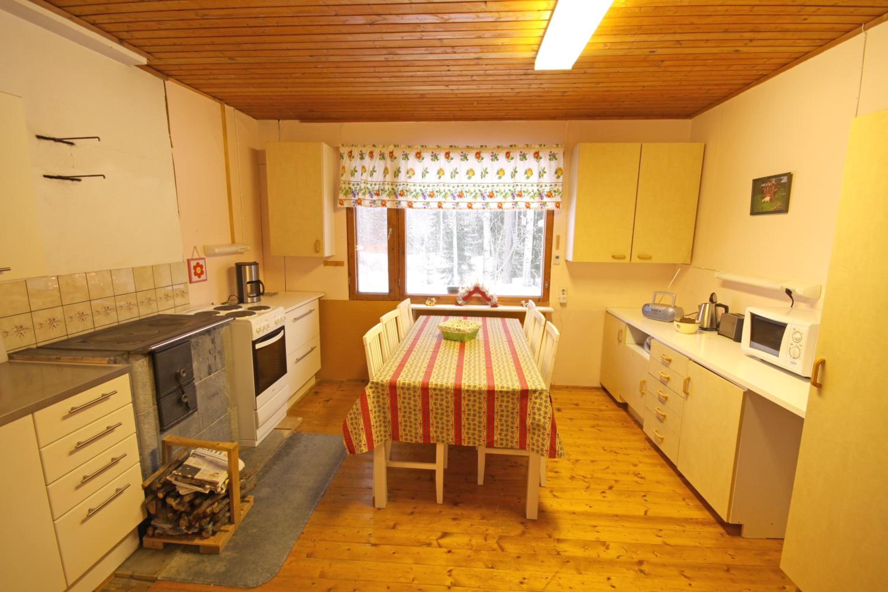 Two-Bedroom Cottage - Photo 10