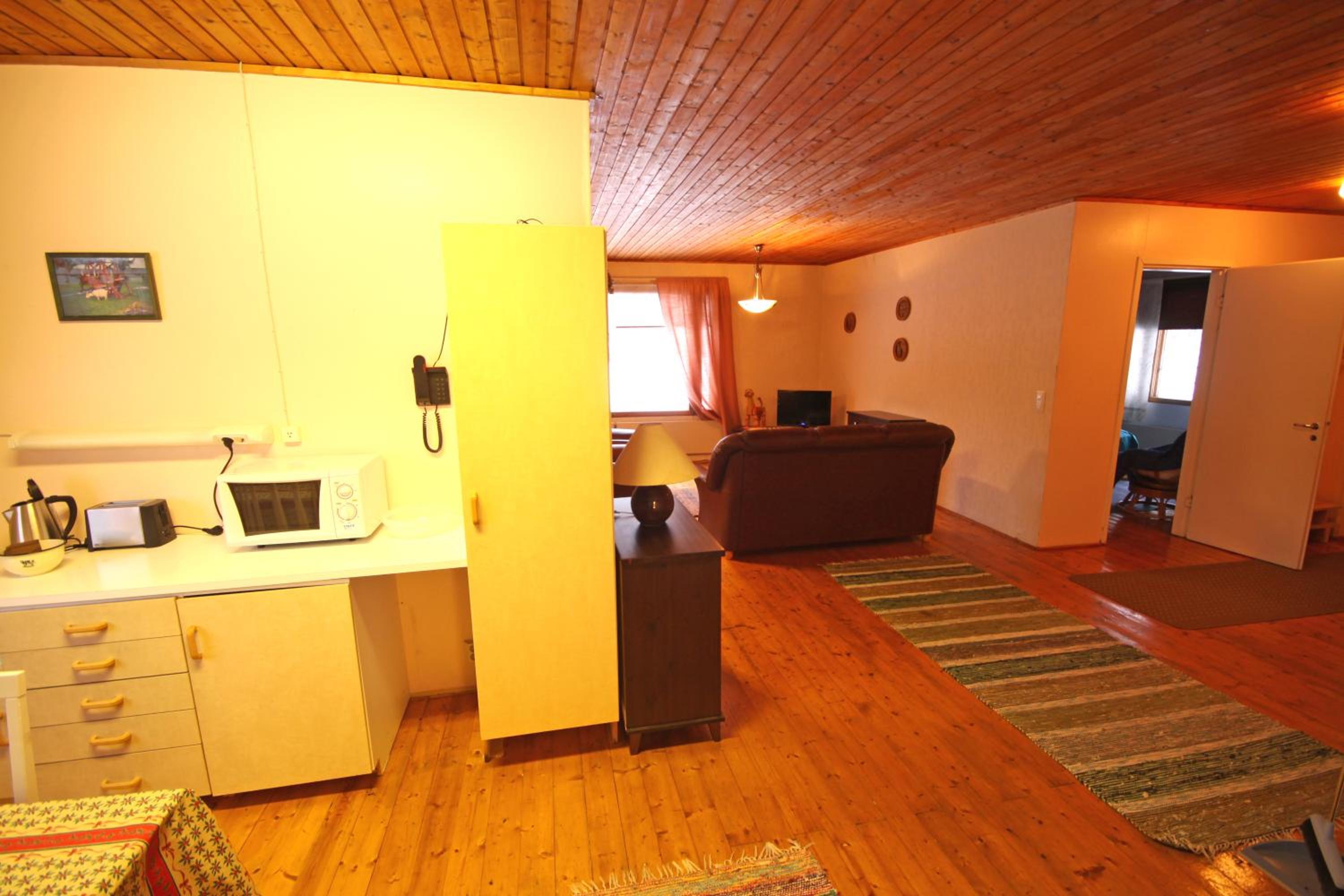 Two-Bedroom Cottage - Photo 11