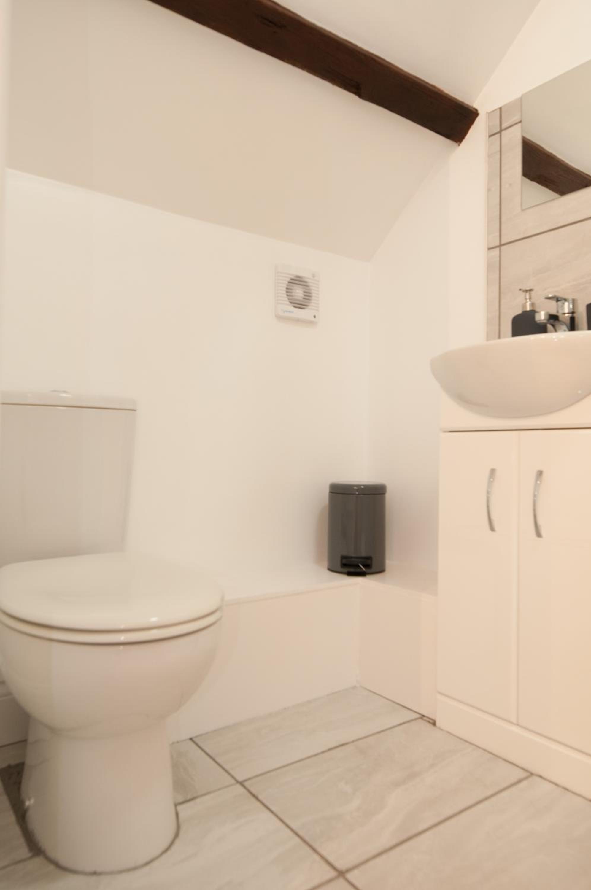 Three-Bedroom House photo 3