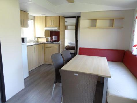 Mobile Home photo 2