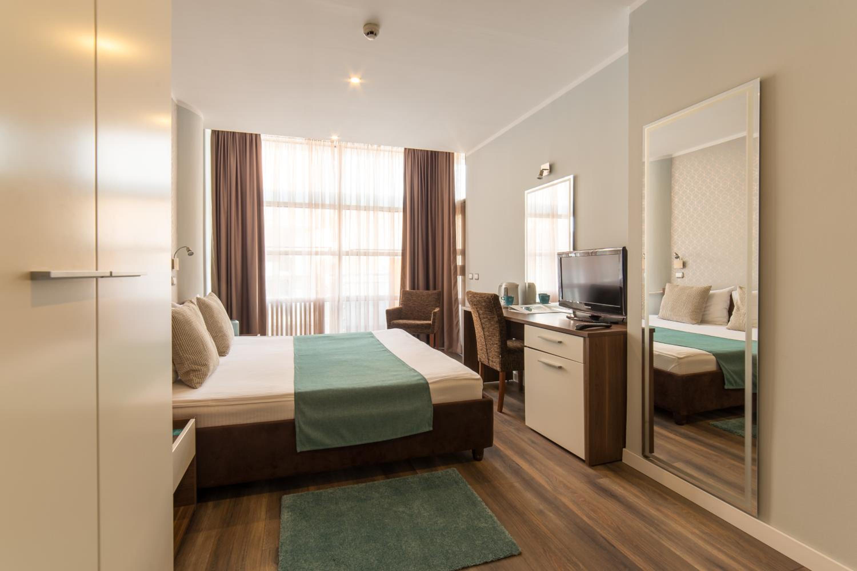 Standard Double Room - Photo 1
