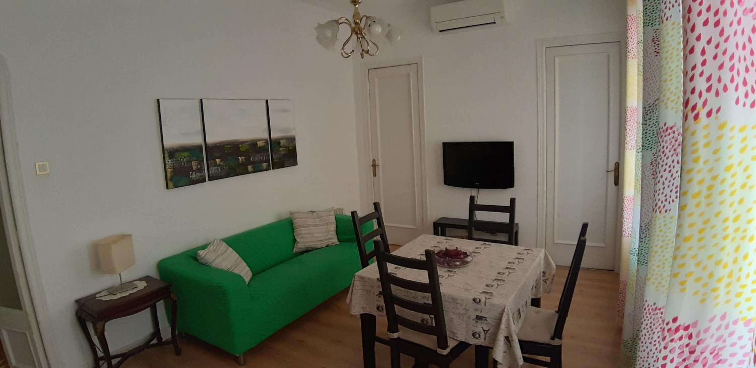 Apartment photo 2