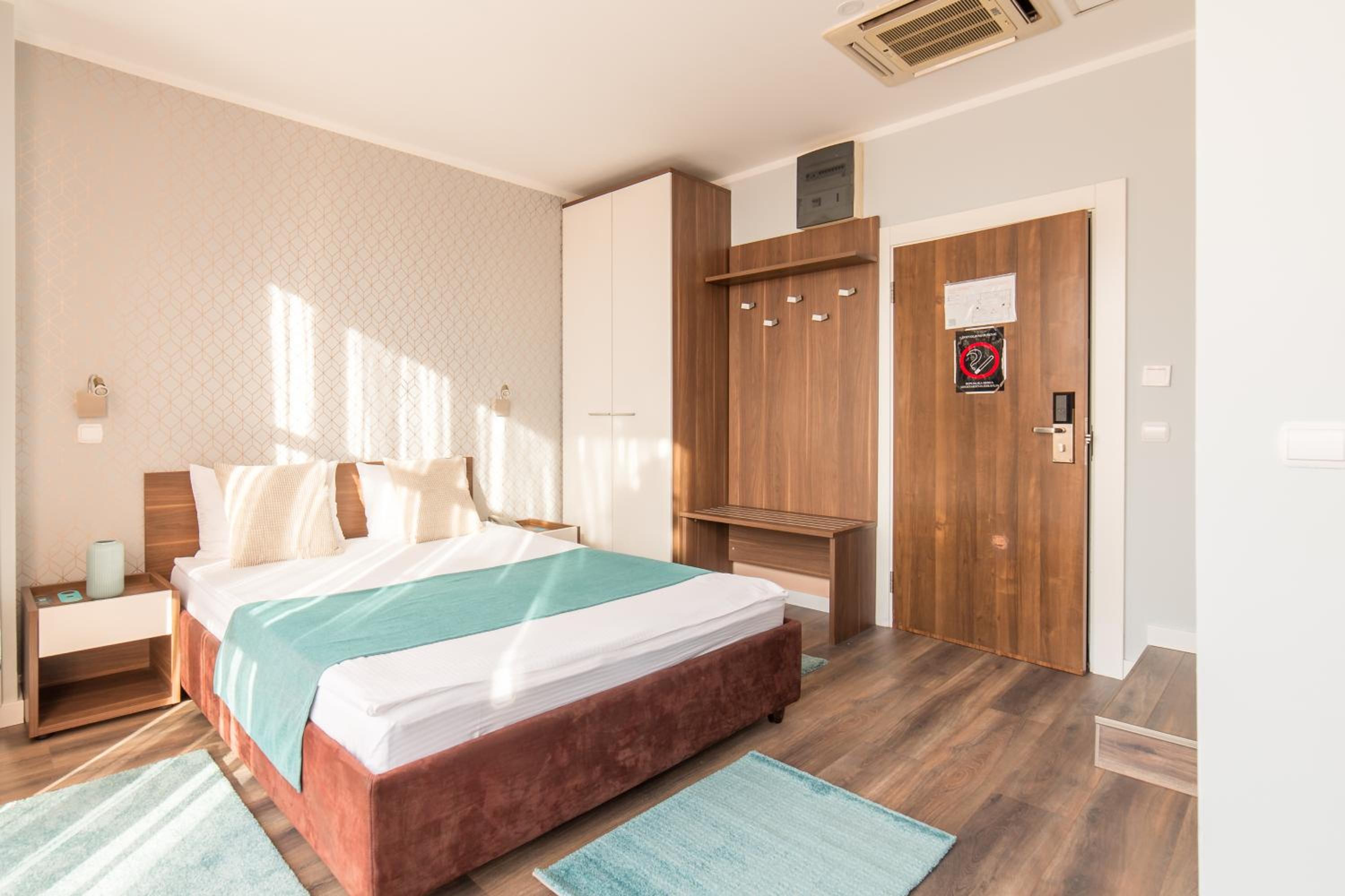 Double Room with Terrace - Photo 6