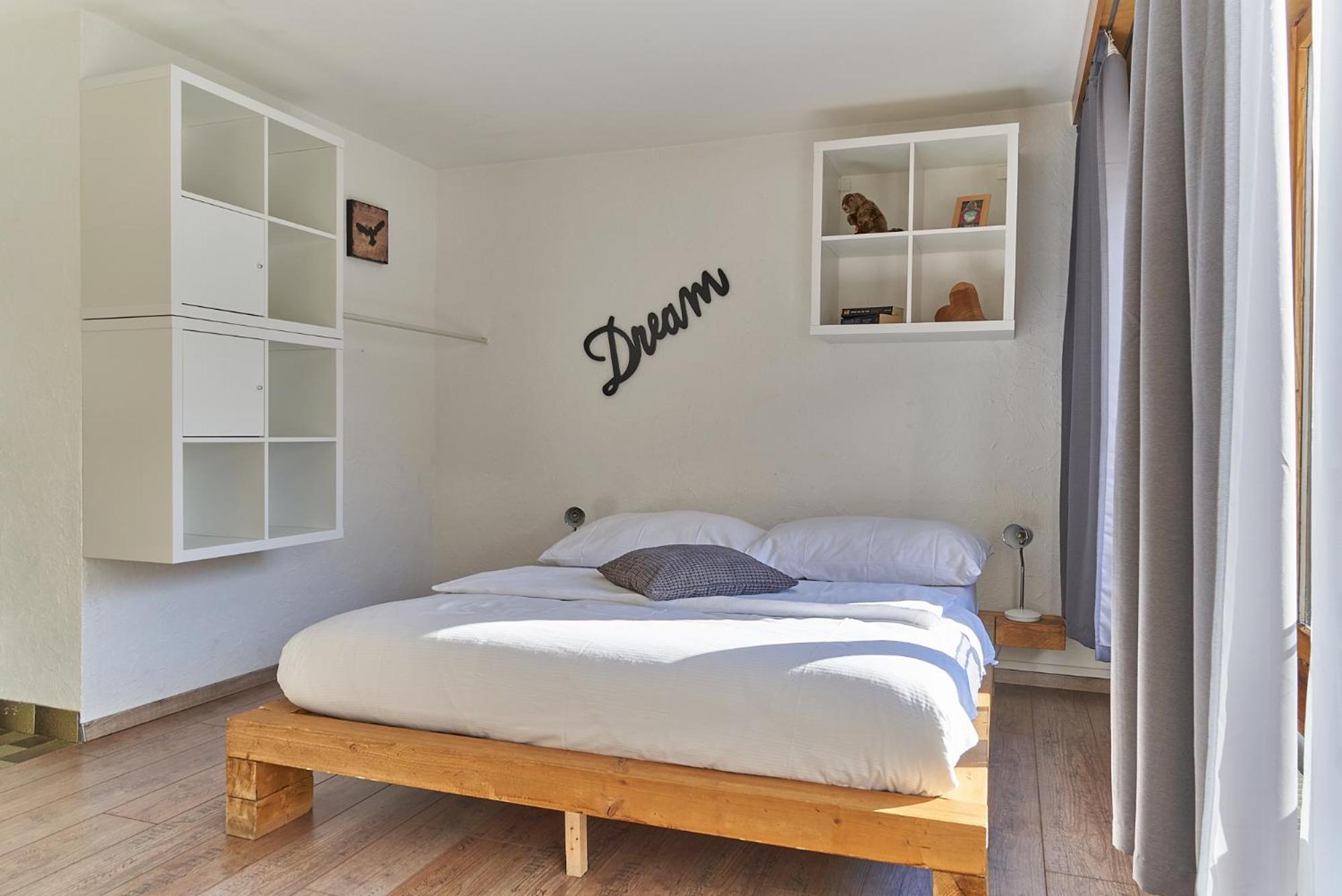 Double Room with Balcony - Photo 4