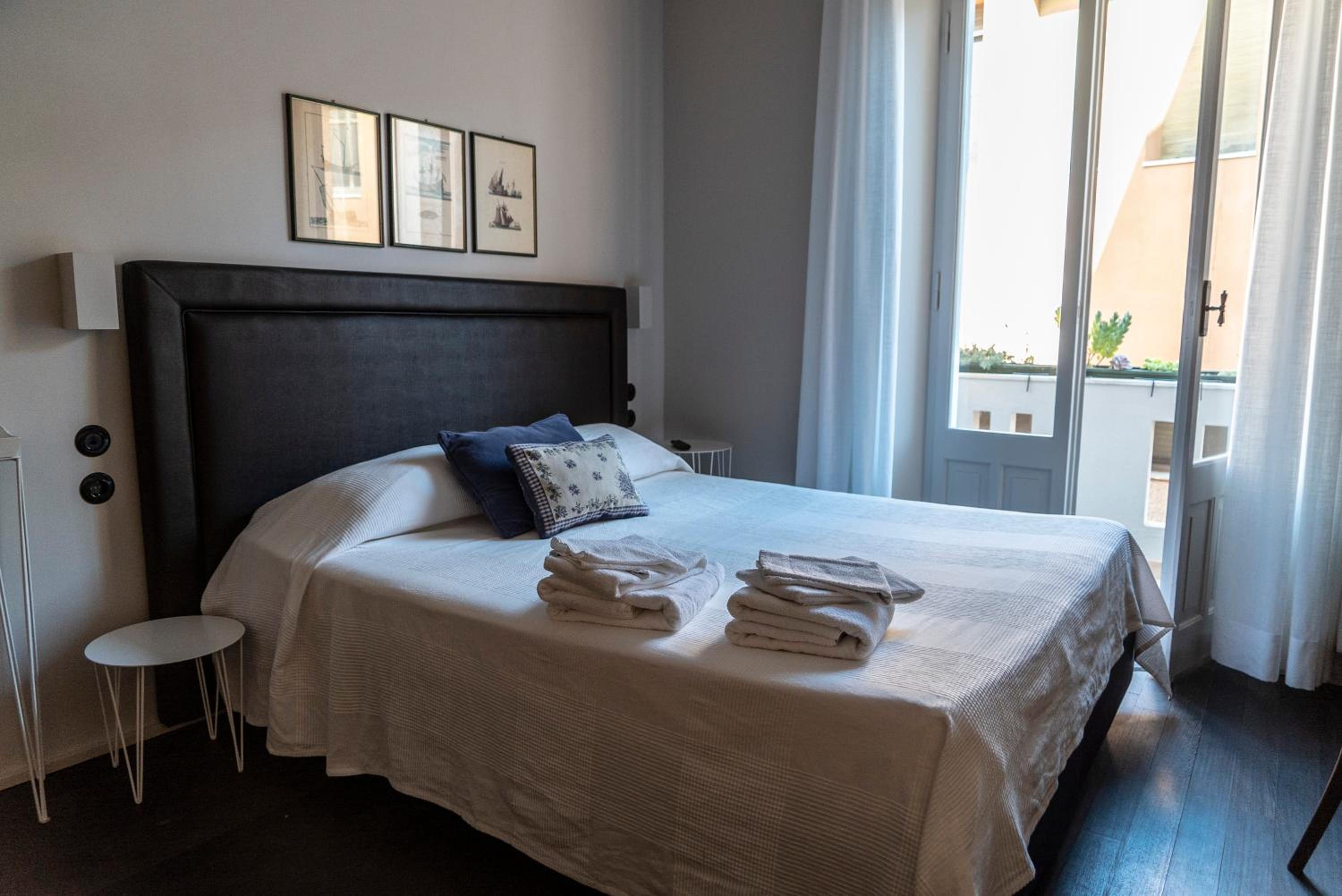 Double Room - Photo 1