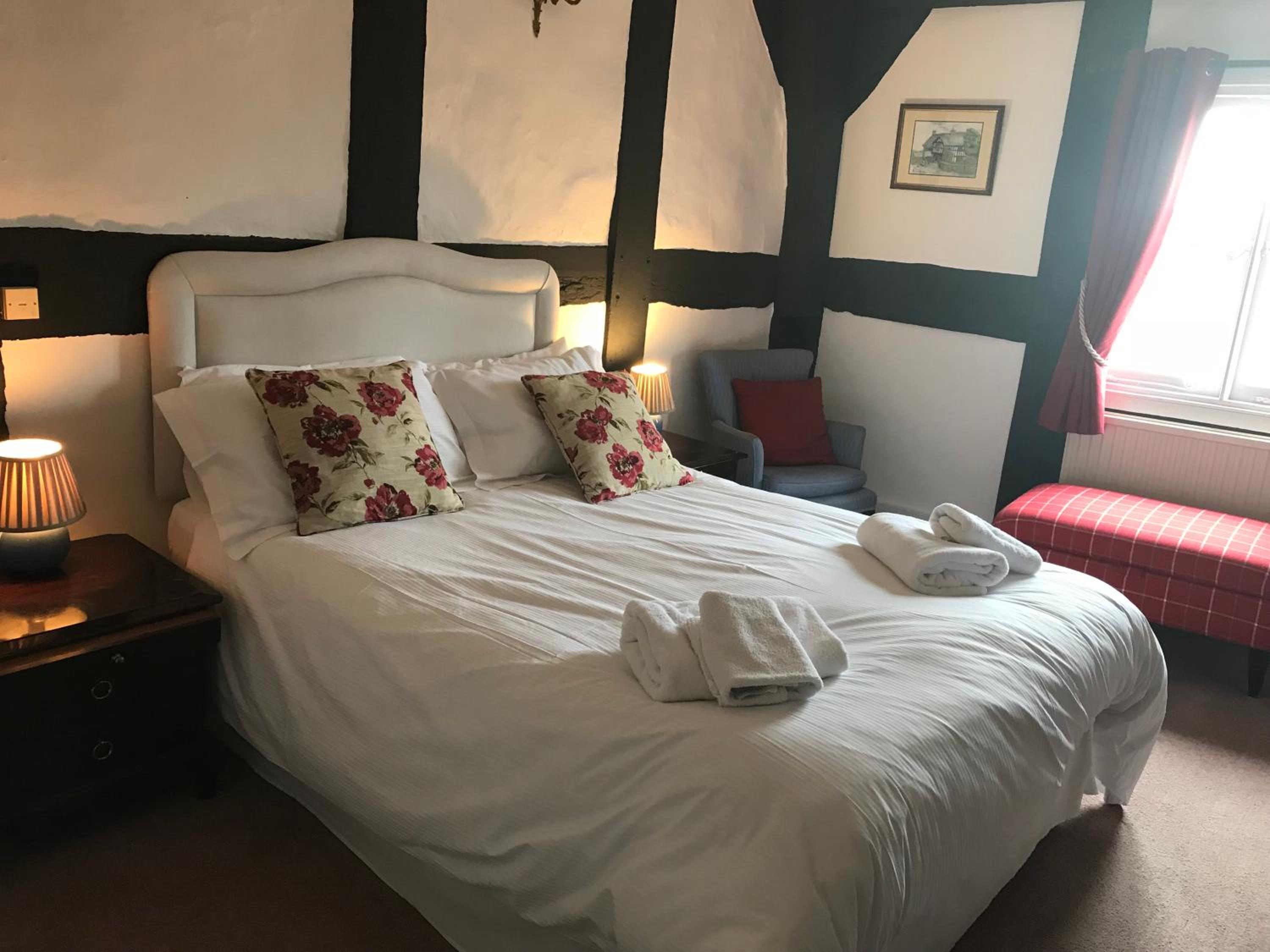 Deluxe Double Room with Shower - Photo 1