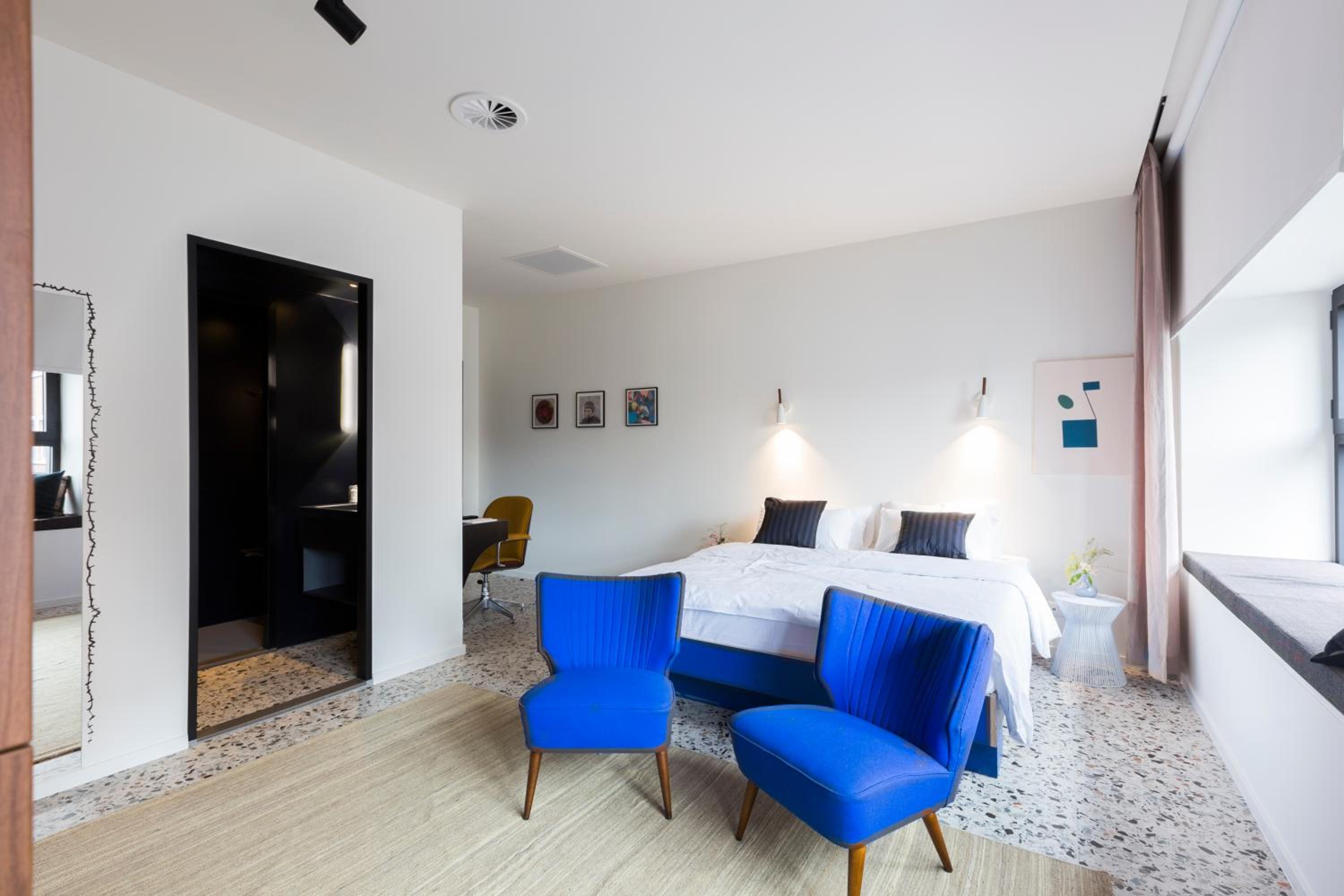 Family Room - Photo 4